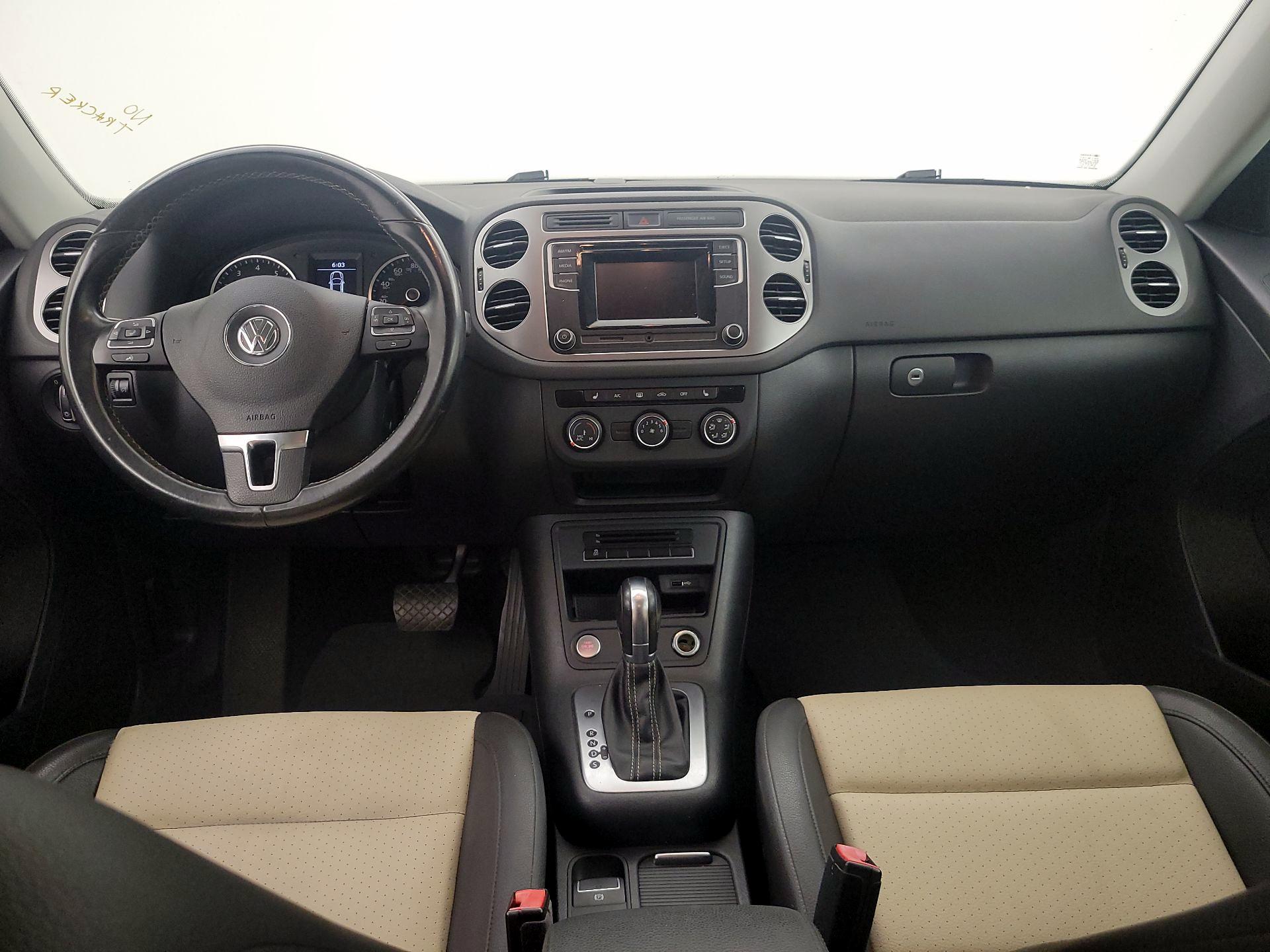 Thumbnail: 2016 Volkswagen Tiguan - 9