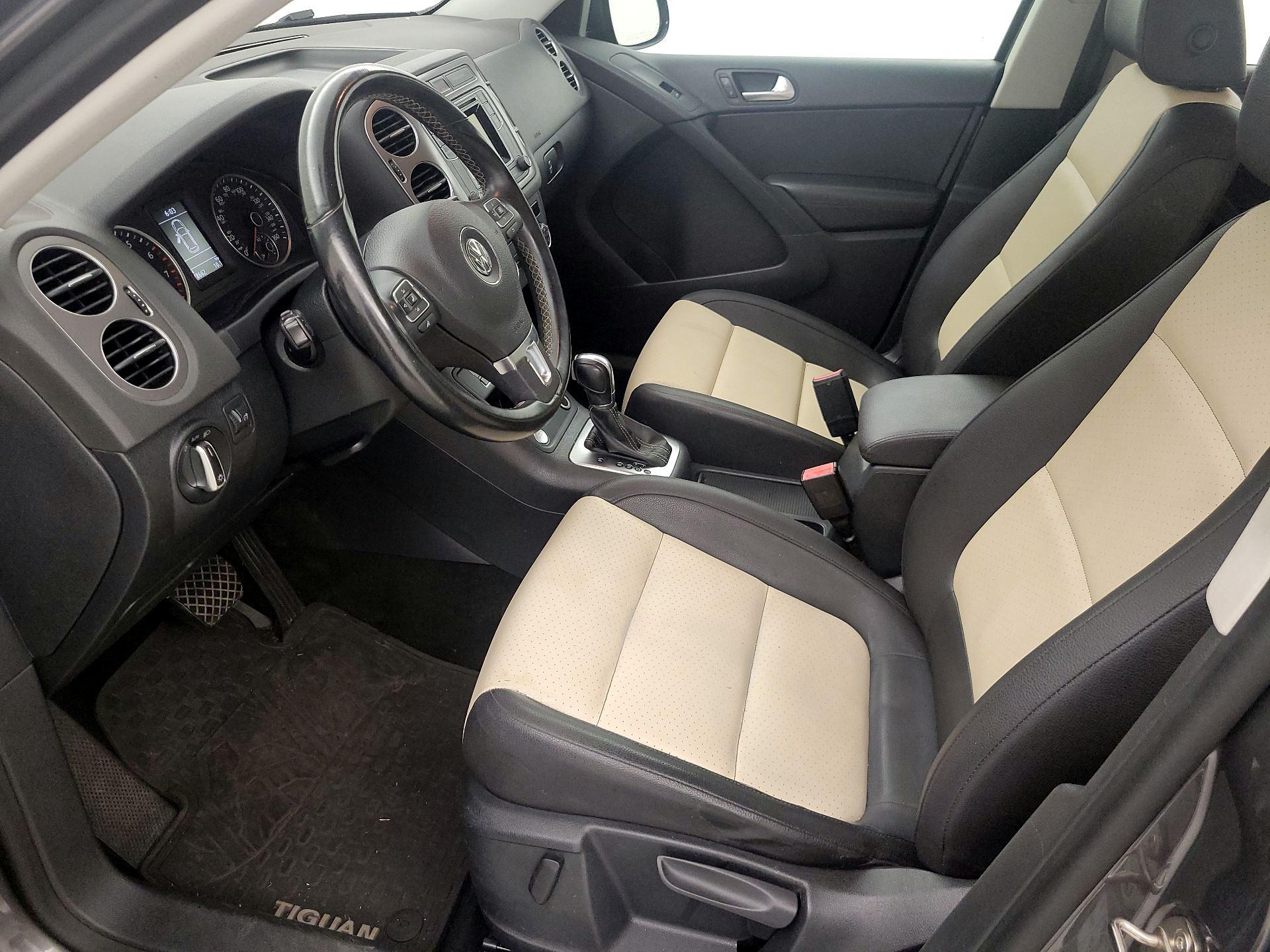 Thumbnail: 2016 Volkswagen Tiguan - 11