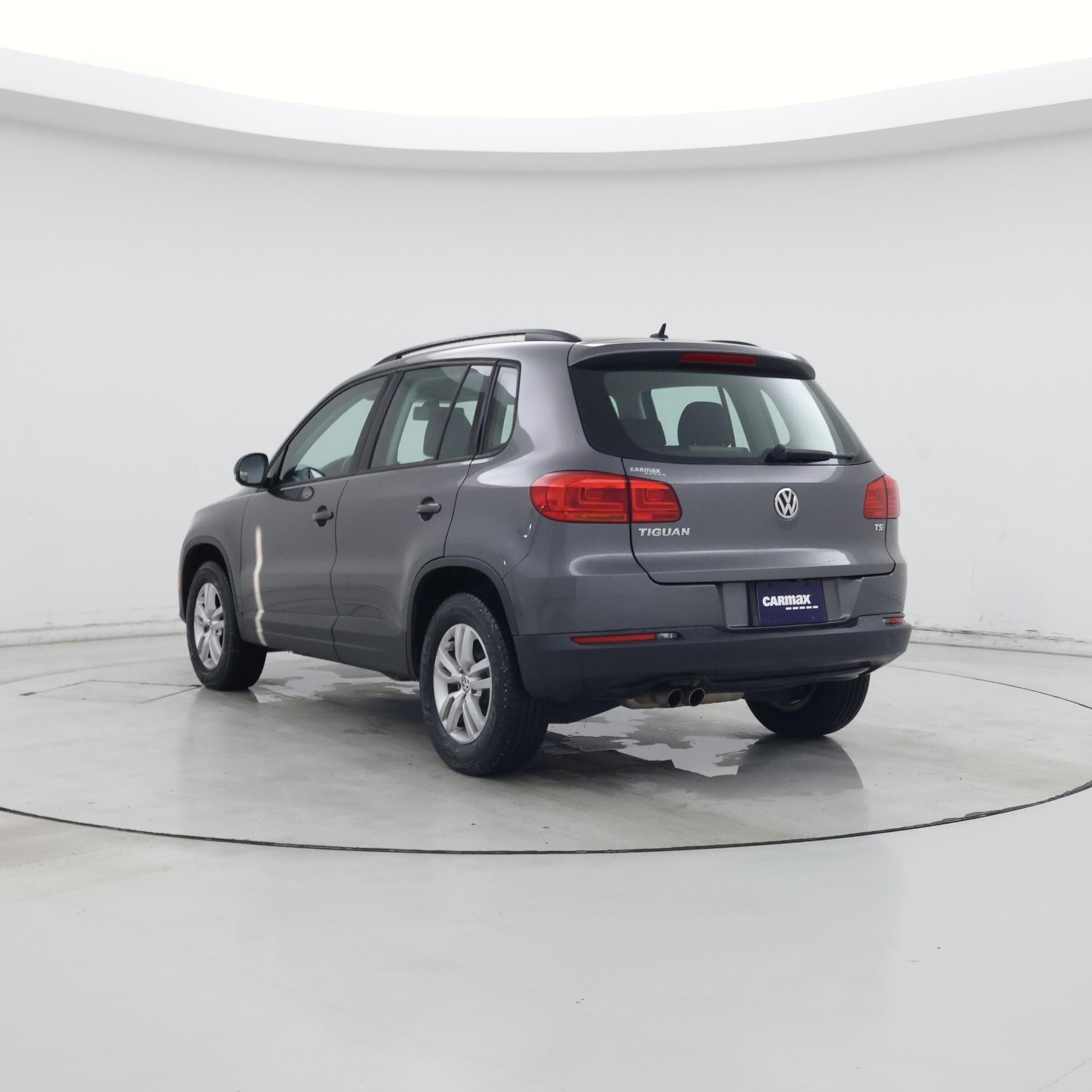 Thumbnail: 2016 Volkswagen Tiguan - 2