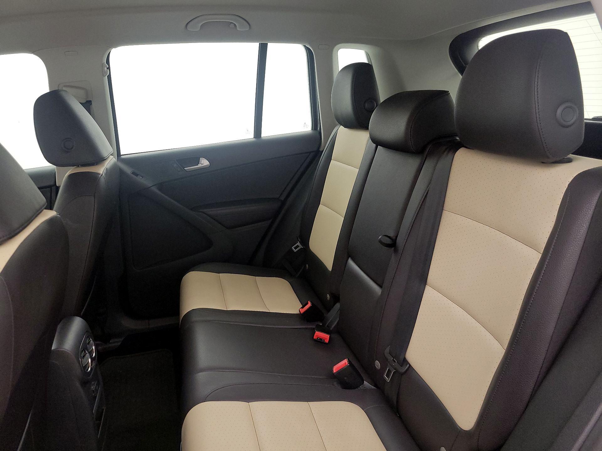 Thumbnail: 2016 Volkswagen Tiguan - 19