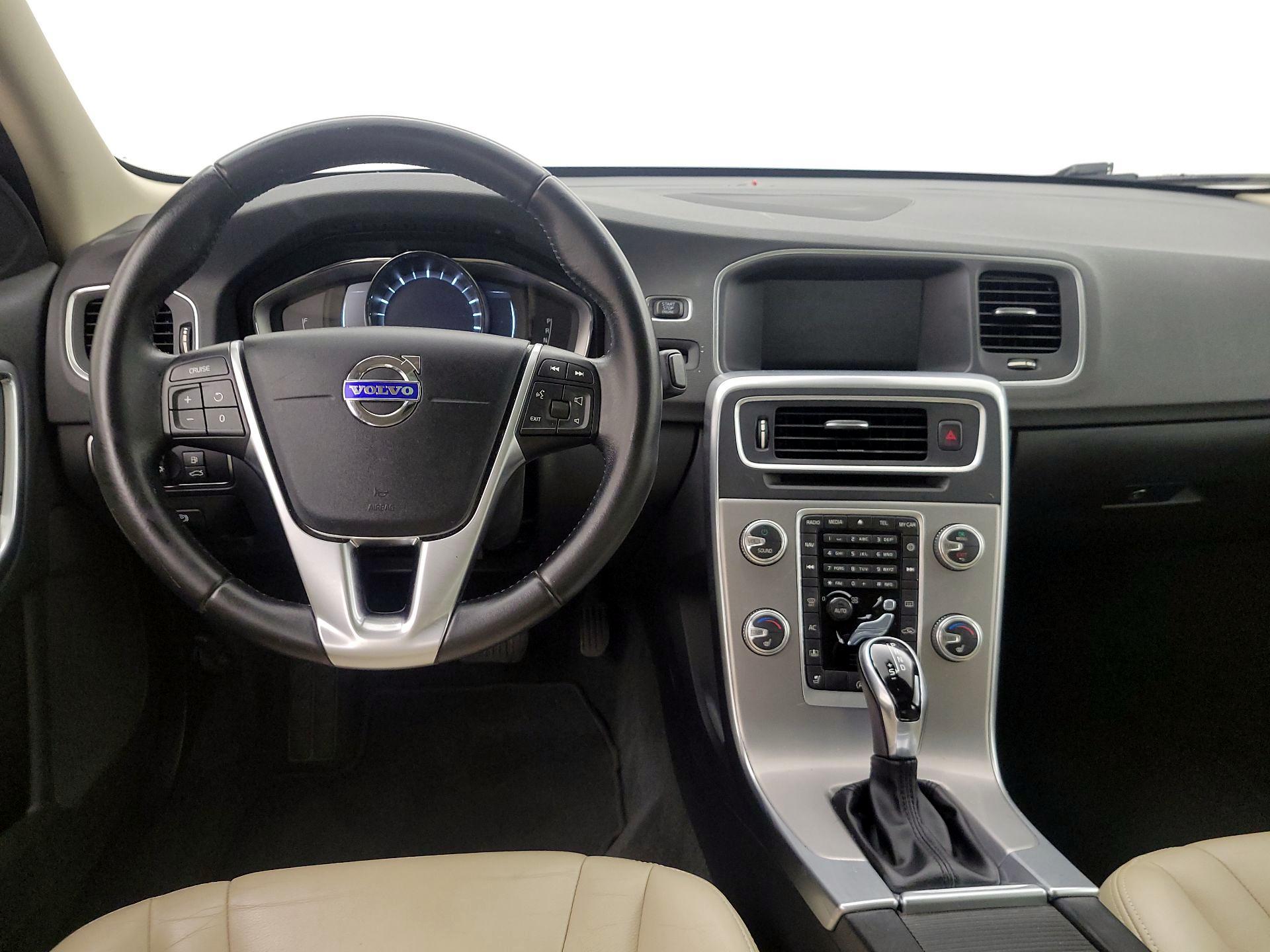 Thumbnail: 2017 Volvo S60 - 10