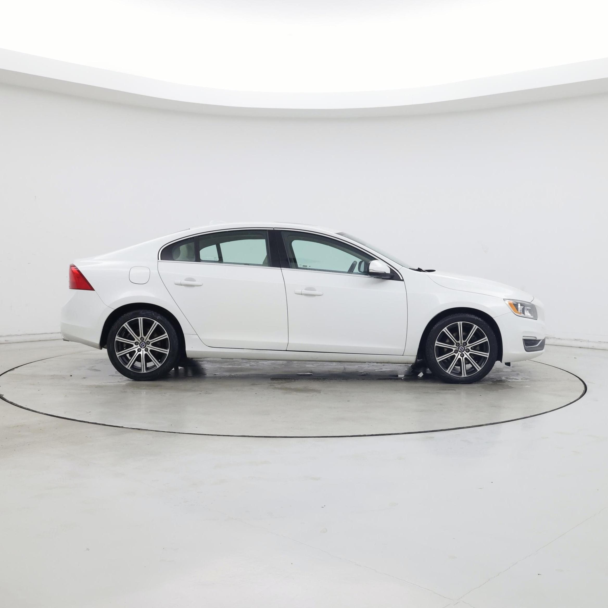 Thumbnail: 2017 Volvo S60 - 7