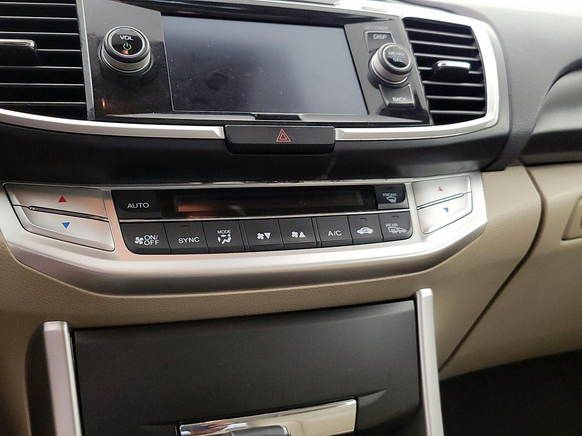 Thumbnail: 2015 Honda Accord - 16