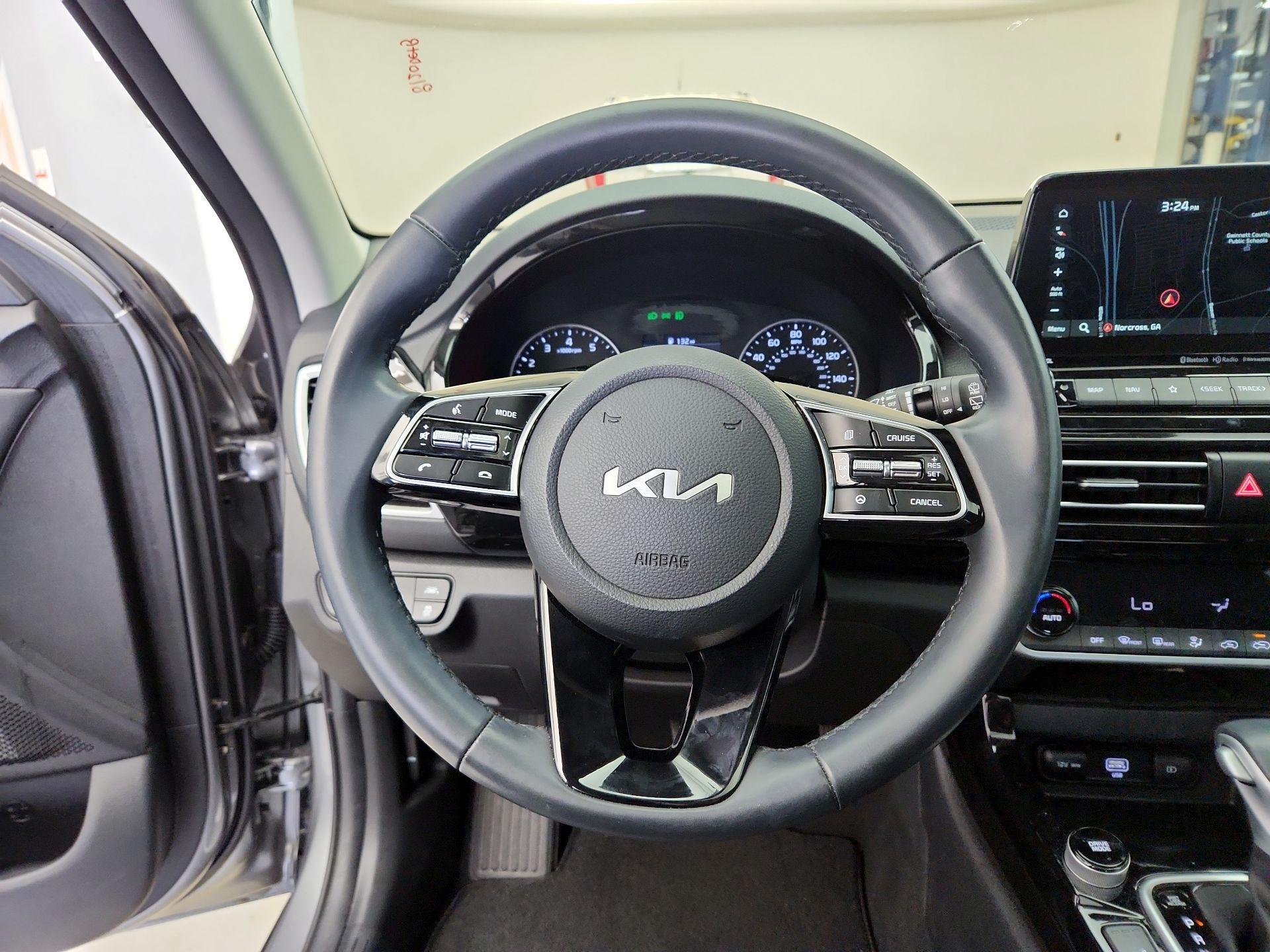Thumbnail: 2023 Kia Seltos - 10