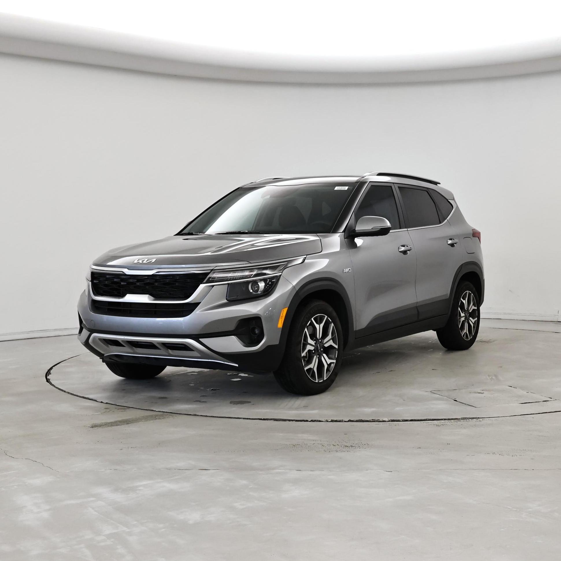 Thumbnail: 2023 Kia Seltos - 4