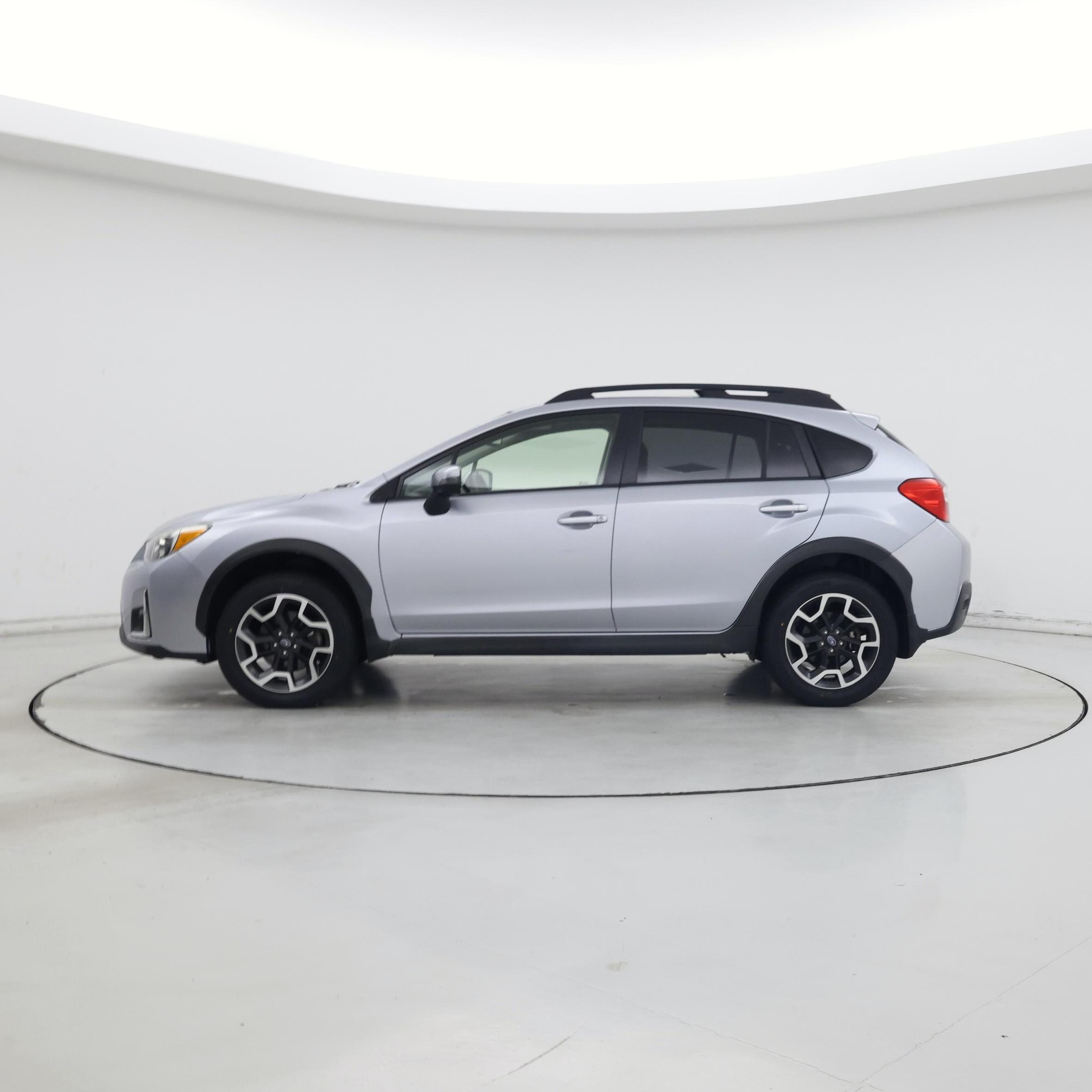 Thumbnail: 2016 Subaru XV Crosstrek - 3