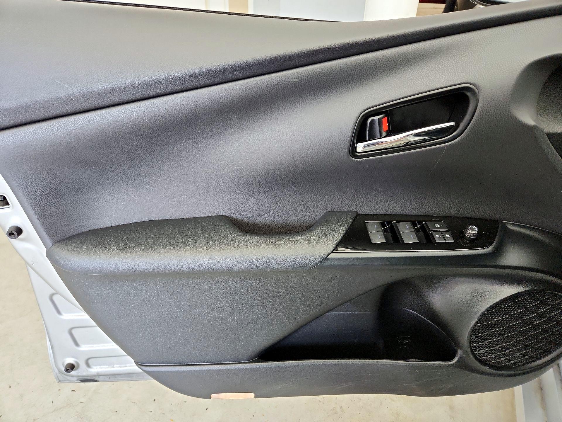 Thumbnail: 2020 Toyota Prius Prime - 12