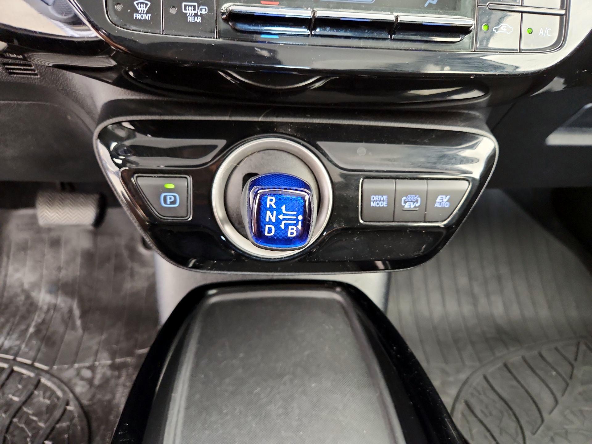 Thumbnail: 2020 Toyota Prius Prime - 17