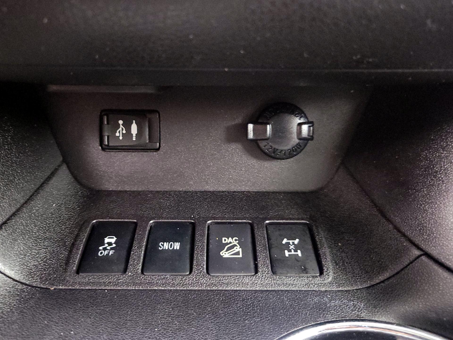 Thumbnail: 2016 Toyota Highlander - 19