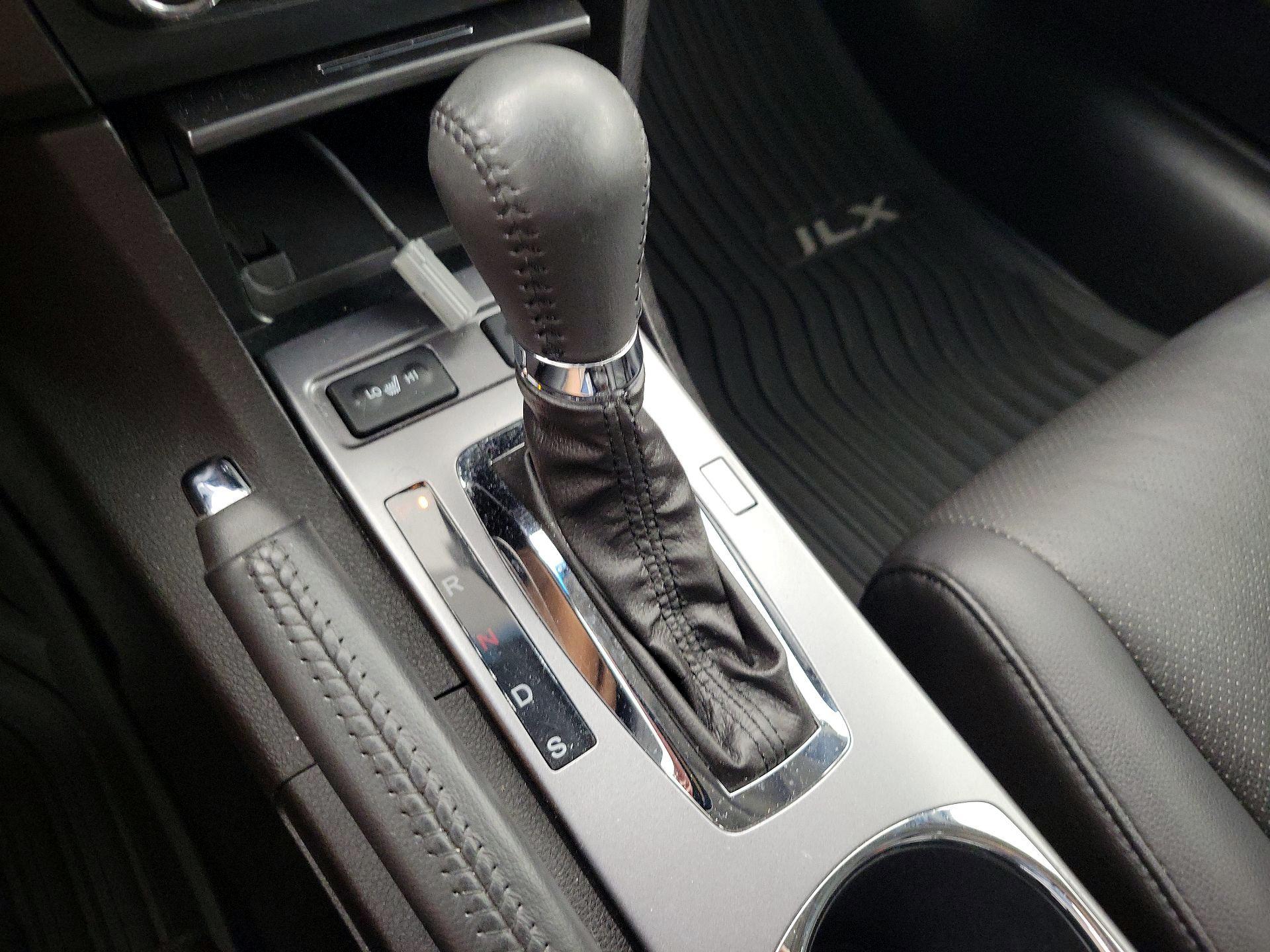 Thumbnail: 2015 Acura ILX - 17