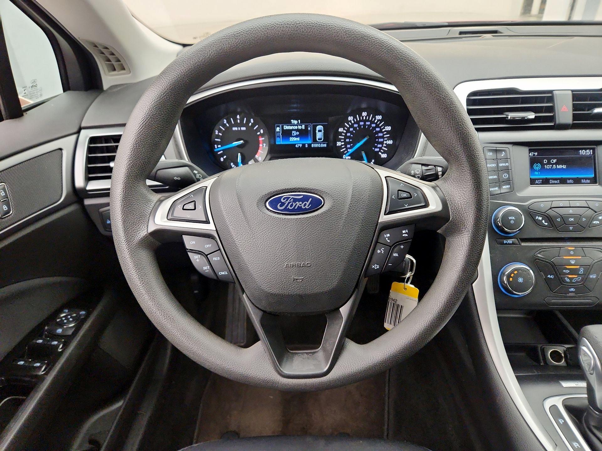Thumbnail: 2015 Ford Fusion - 10