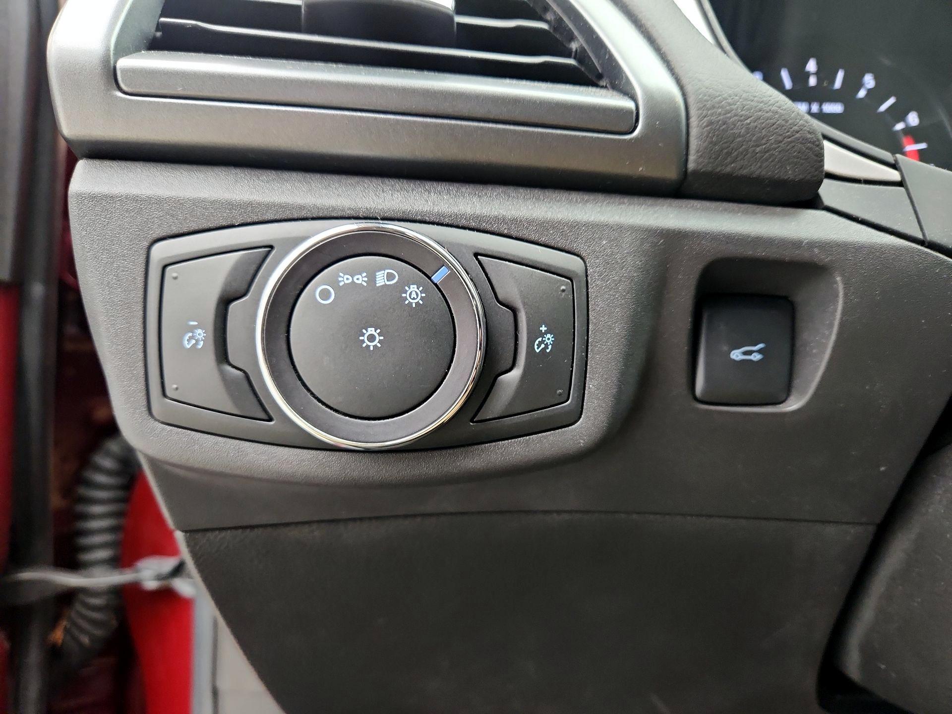 Thumbnail: 2015 Ford Fusion - 13