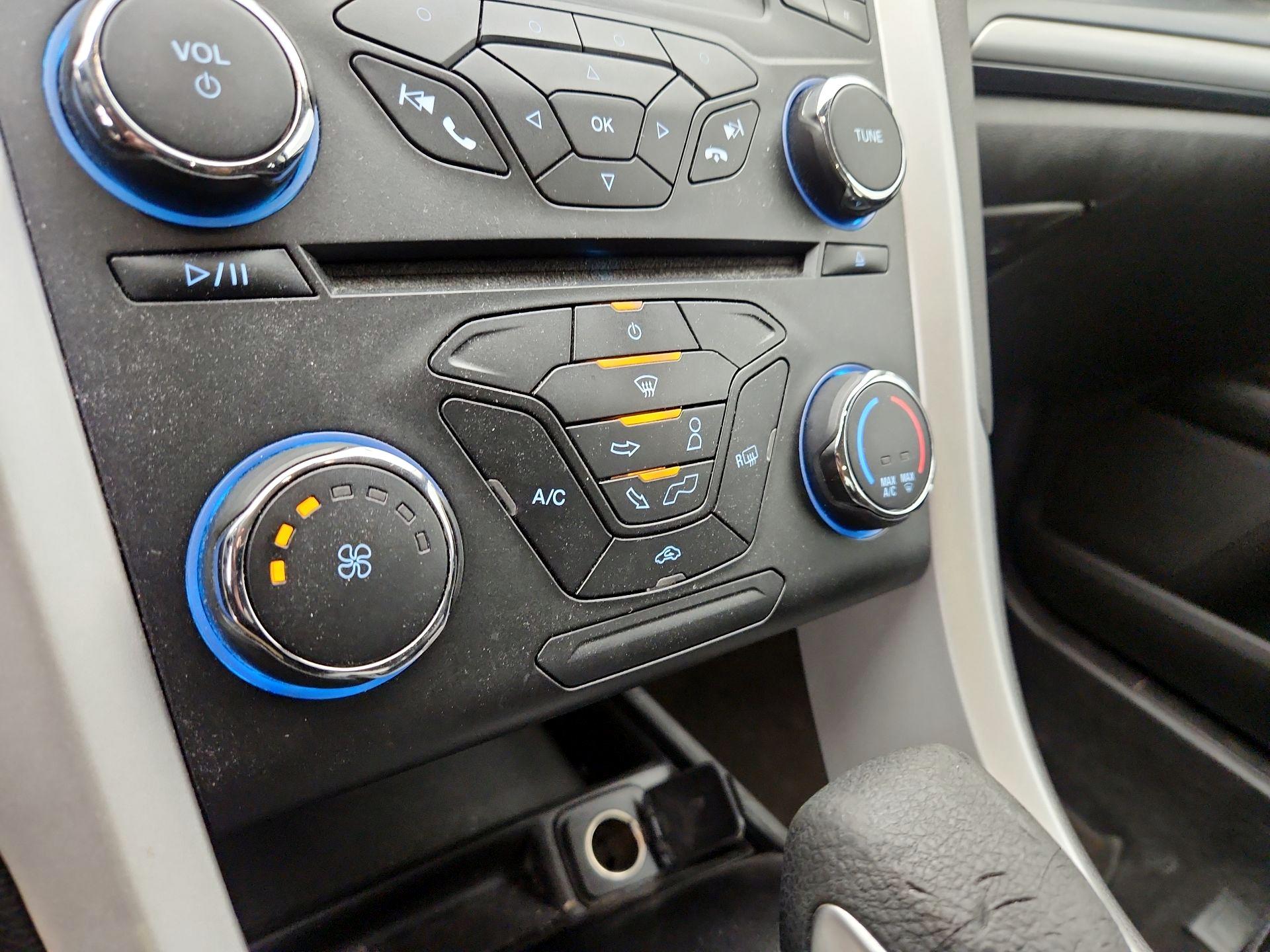 Thumbnail: 2015 Ford Fusion - 16