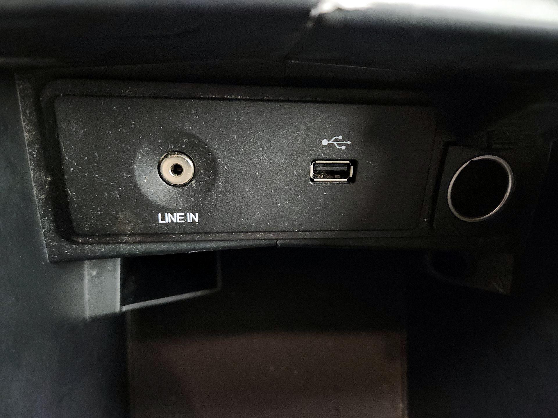 Thumbnail: 2015 Ford Fusion - 18