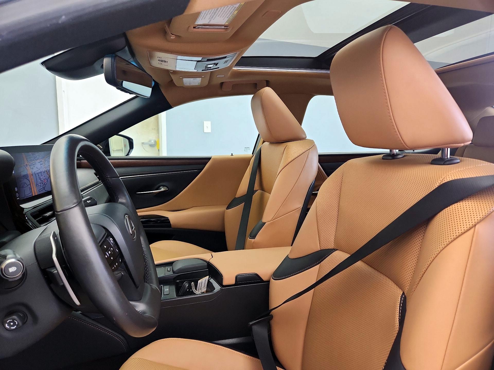Thumbnail: 2022 Lexus ES - 19
