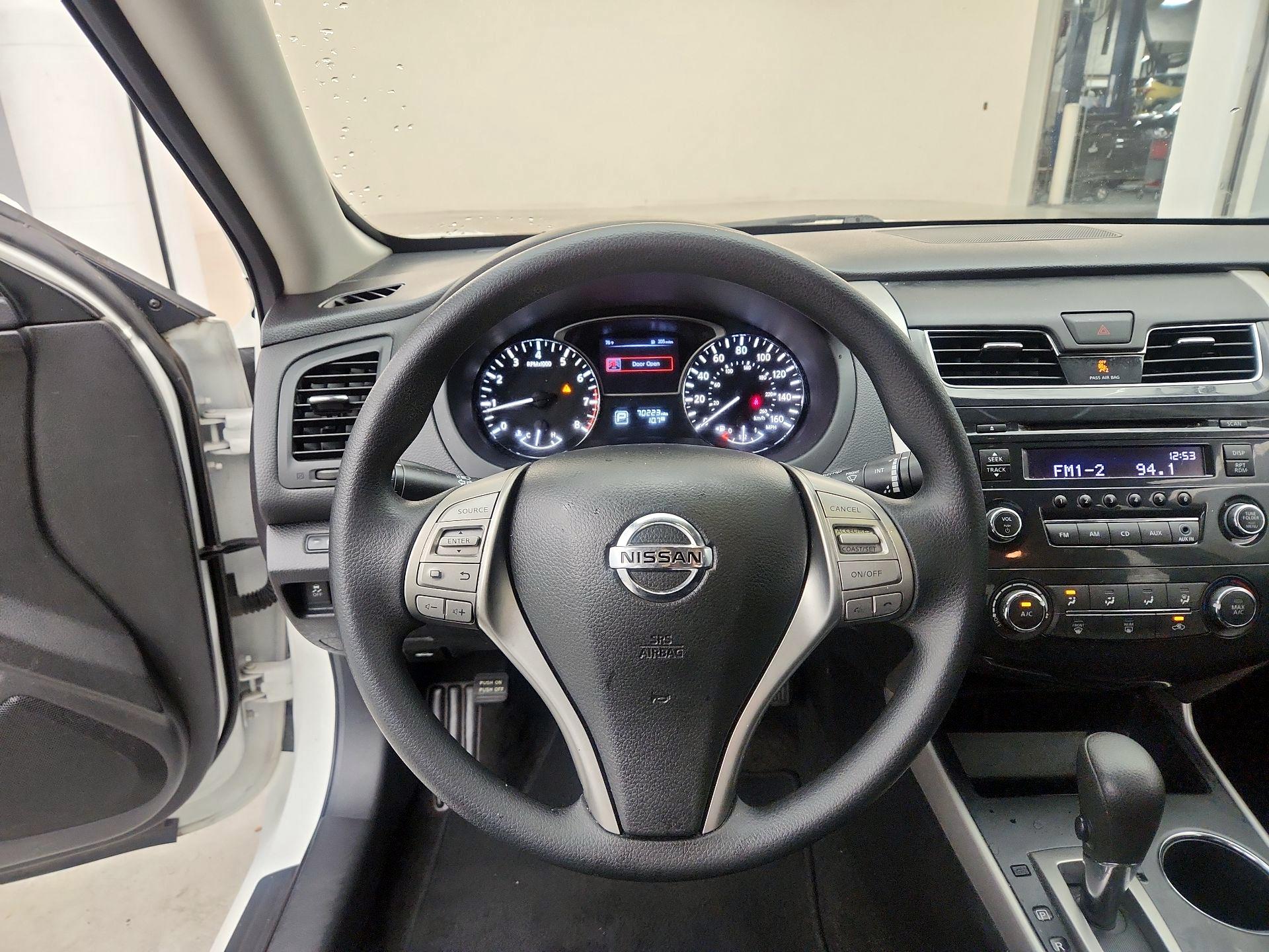 Thumbnail: 2015 Nissan Altima - 10