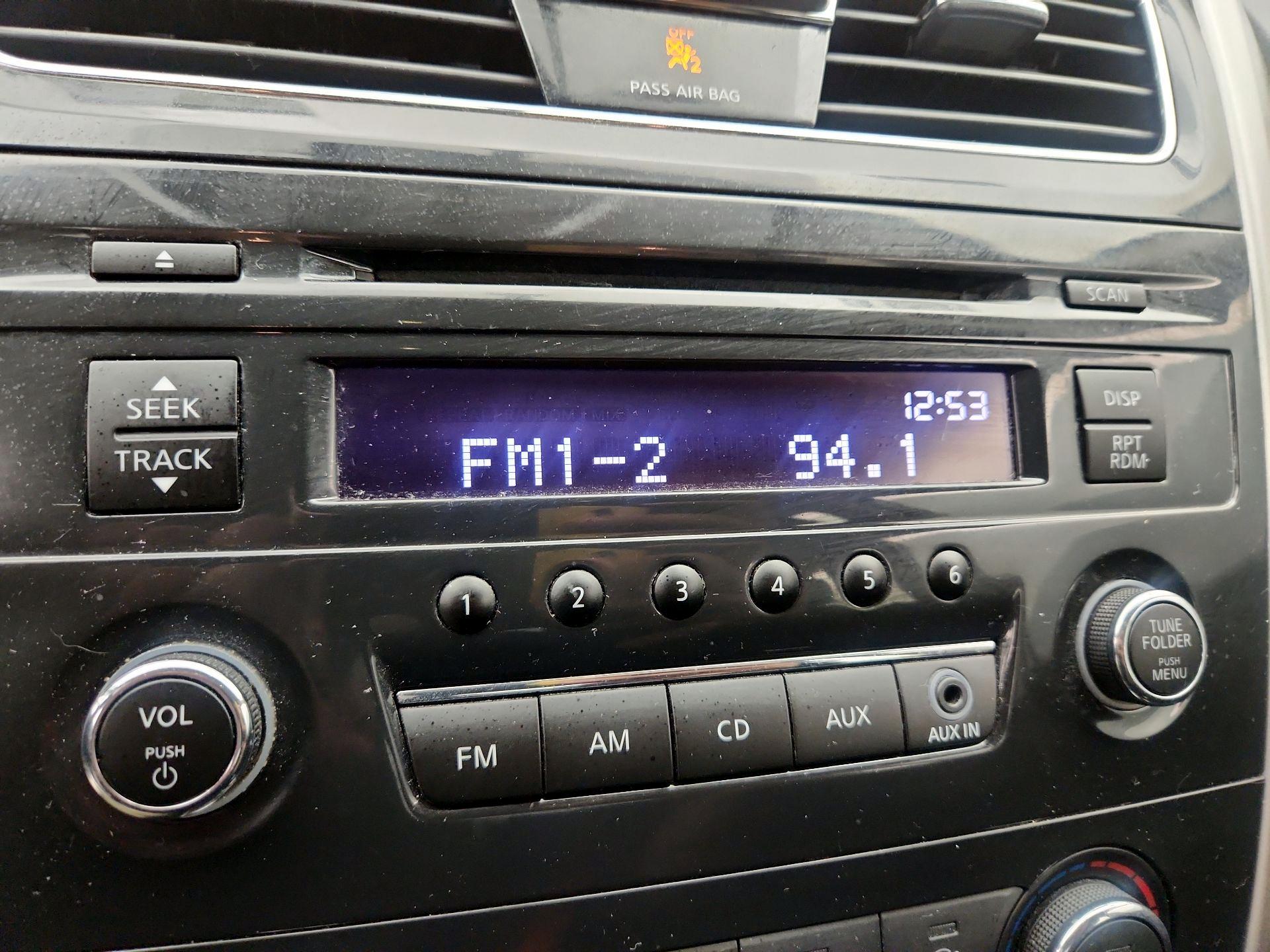 Thumbnail: 2015 Nissan Altima - 14