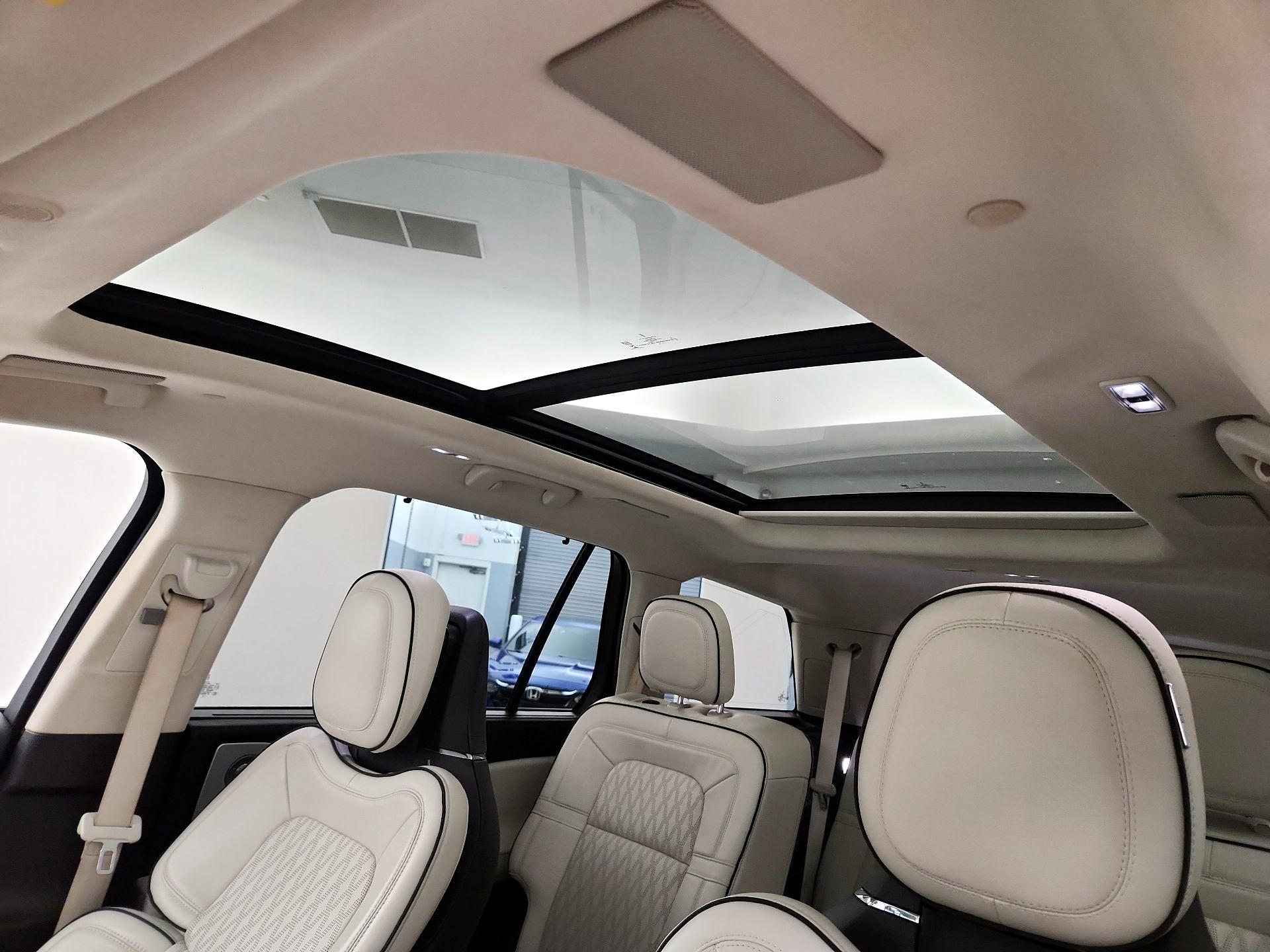 Thumbnail: 2020 Lincoln Aviator - 18