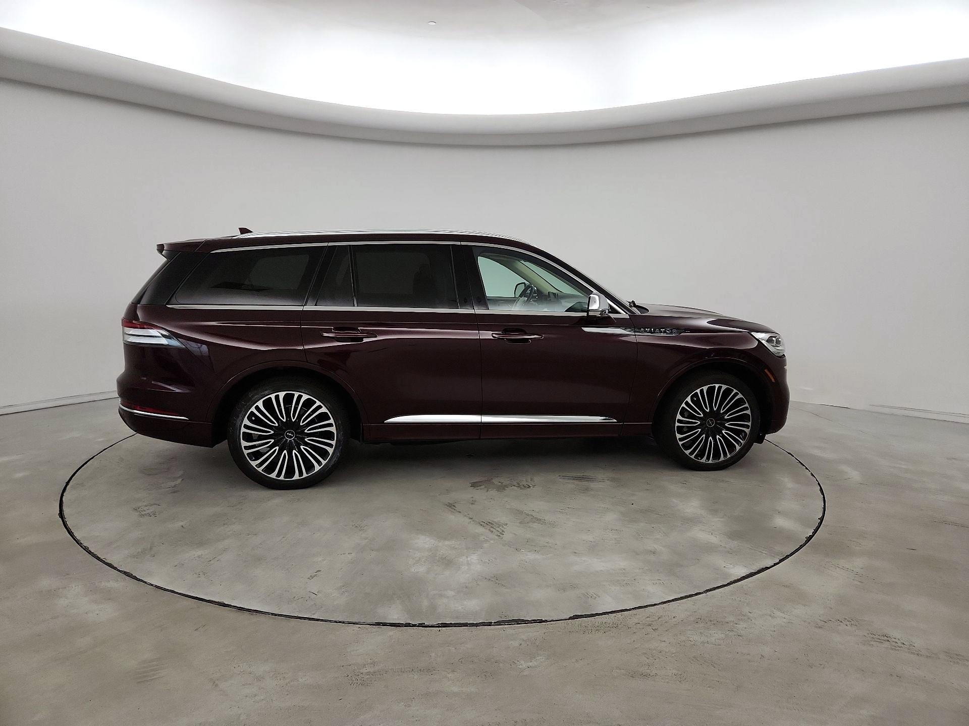 Thumbnail: 2020 Lincoln Aviator - 4