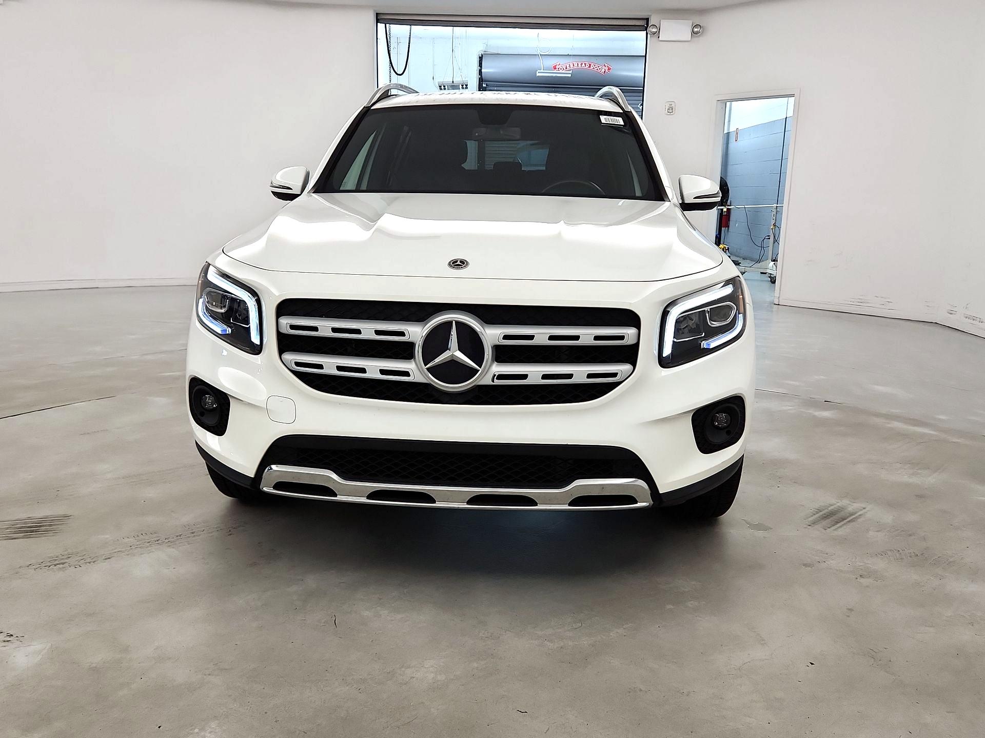 Thumbnail: 2020 Mercedes-Benz GLB - 2