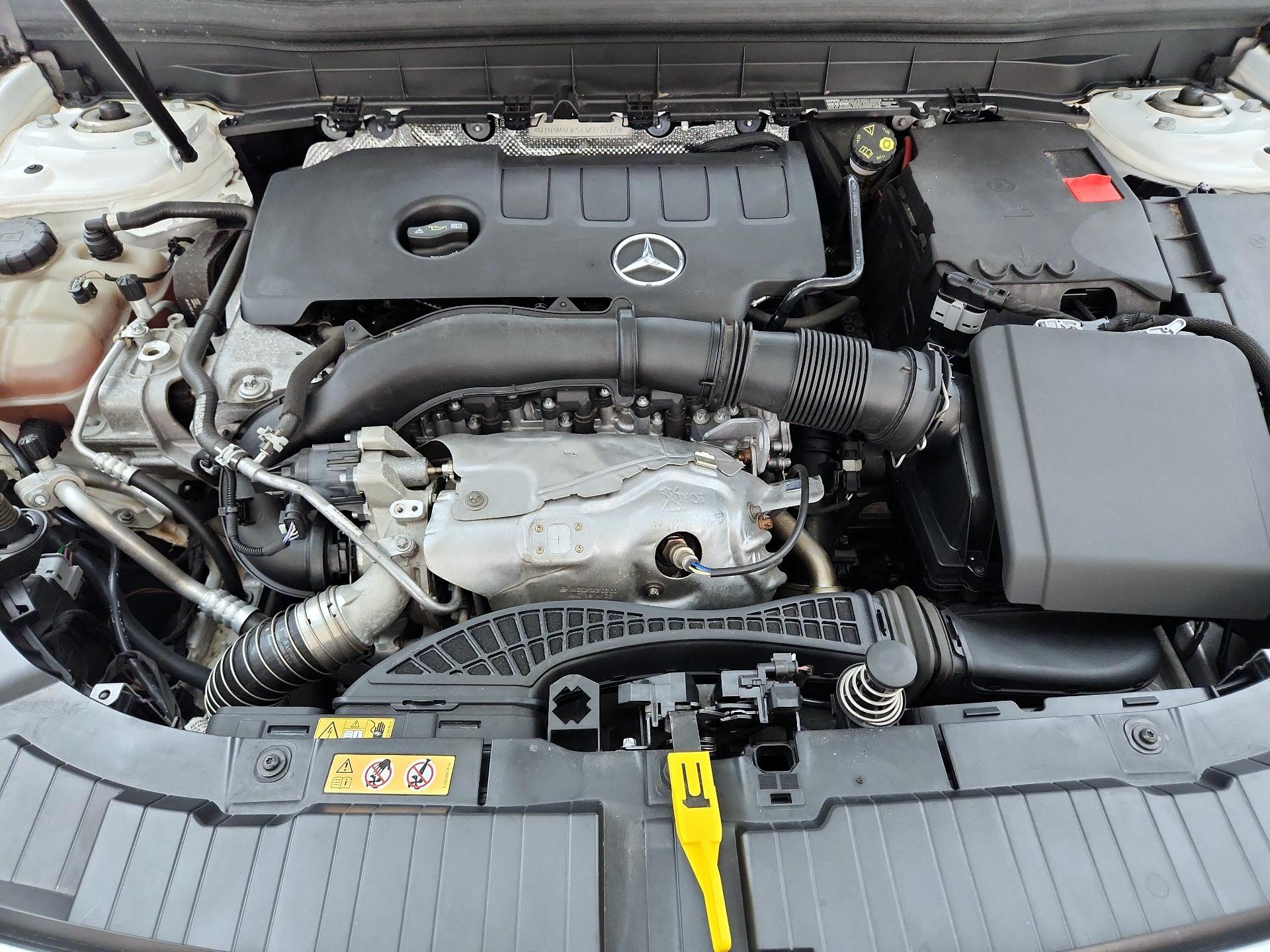Thumbnail: 2020 Mercedes-Benz GLB - 19