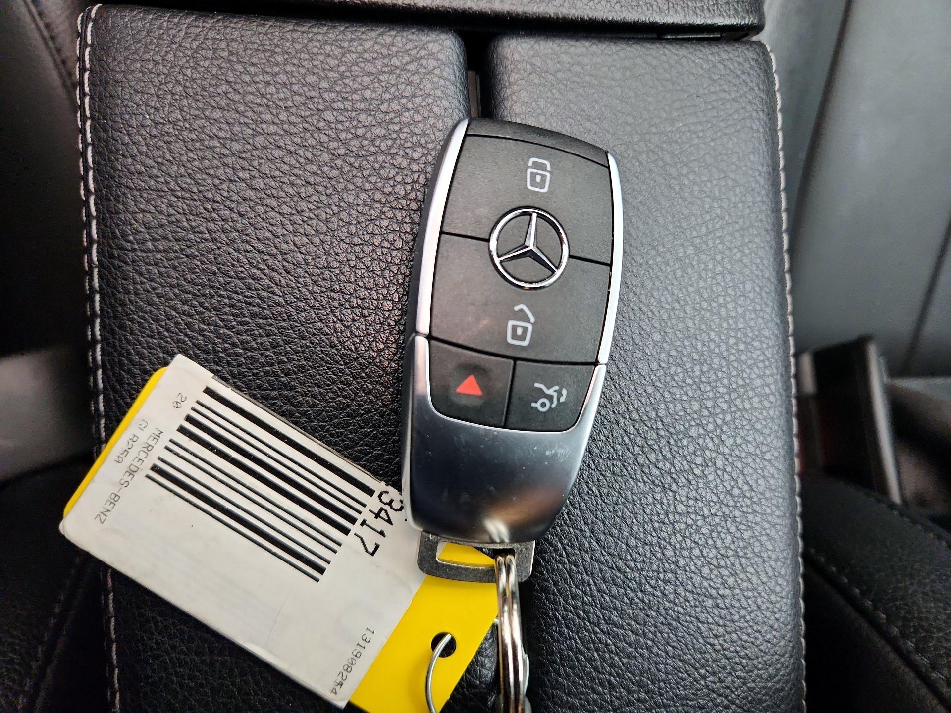 Thumbnail: 2020 Mercedes-Benz GLB - 20