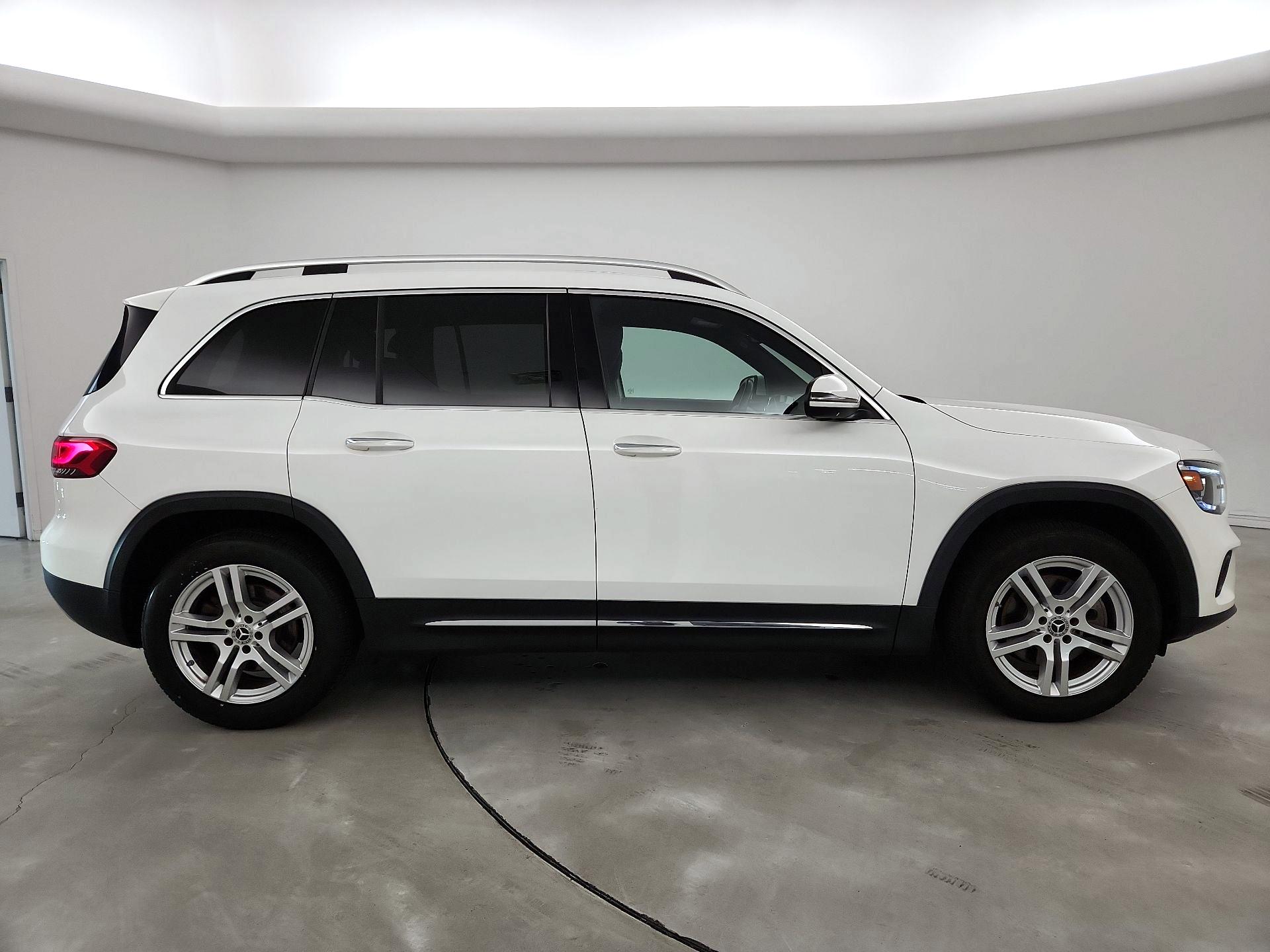 Thumbnail: 2020 Mercedes-Benz GLB - 4
