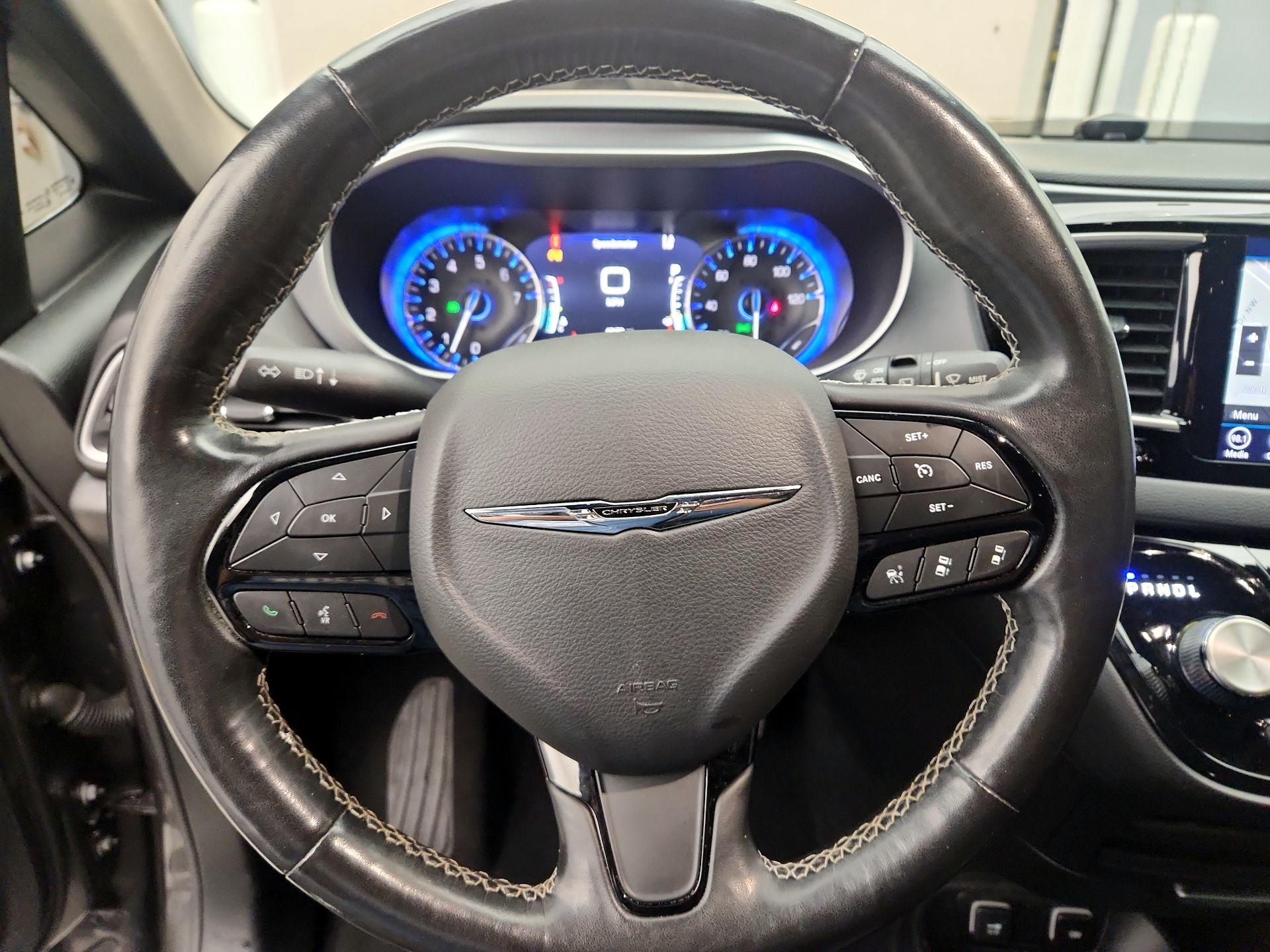 Thumbnail: 2020 Chrysler Pacifica - 10