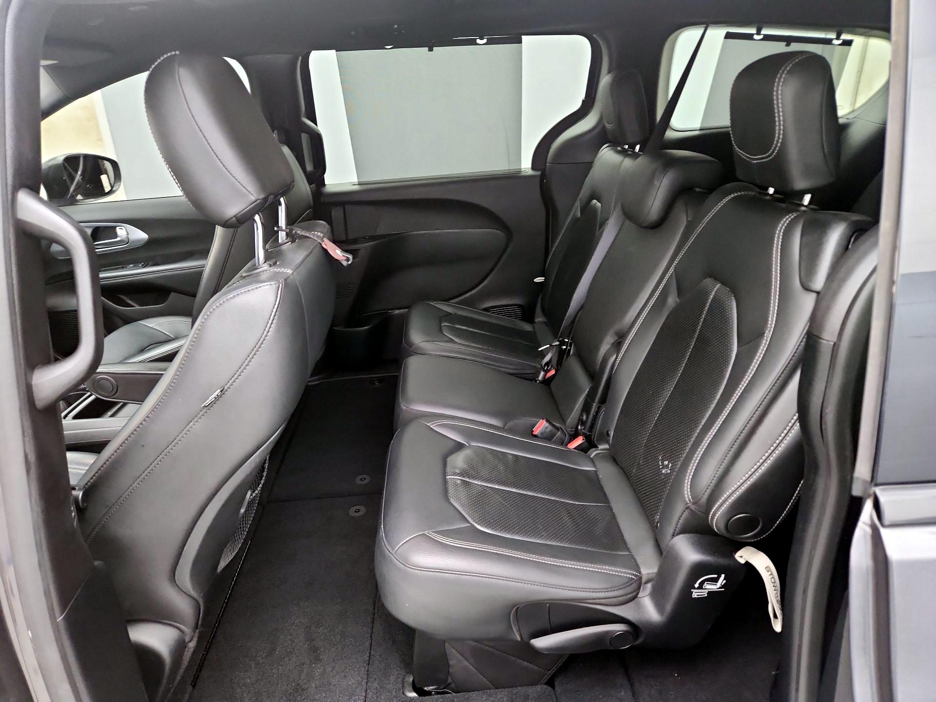 Thumbnail: 2020 Chrysler Pacifica - 20