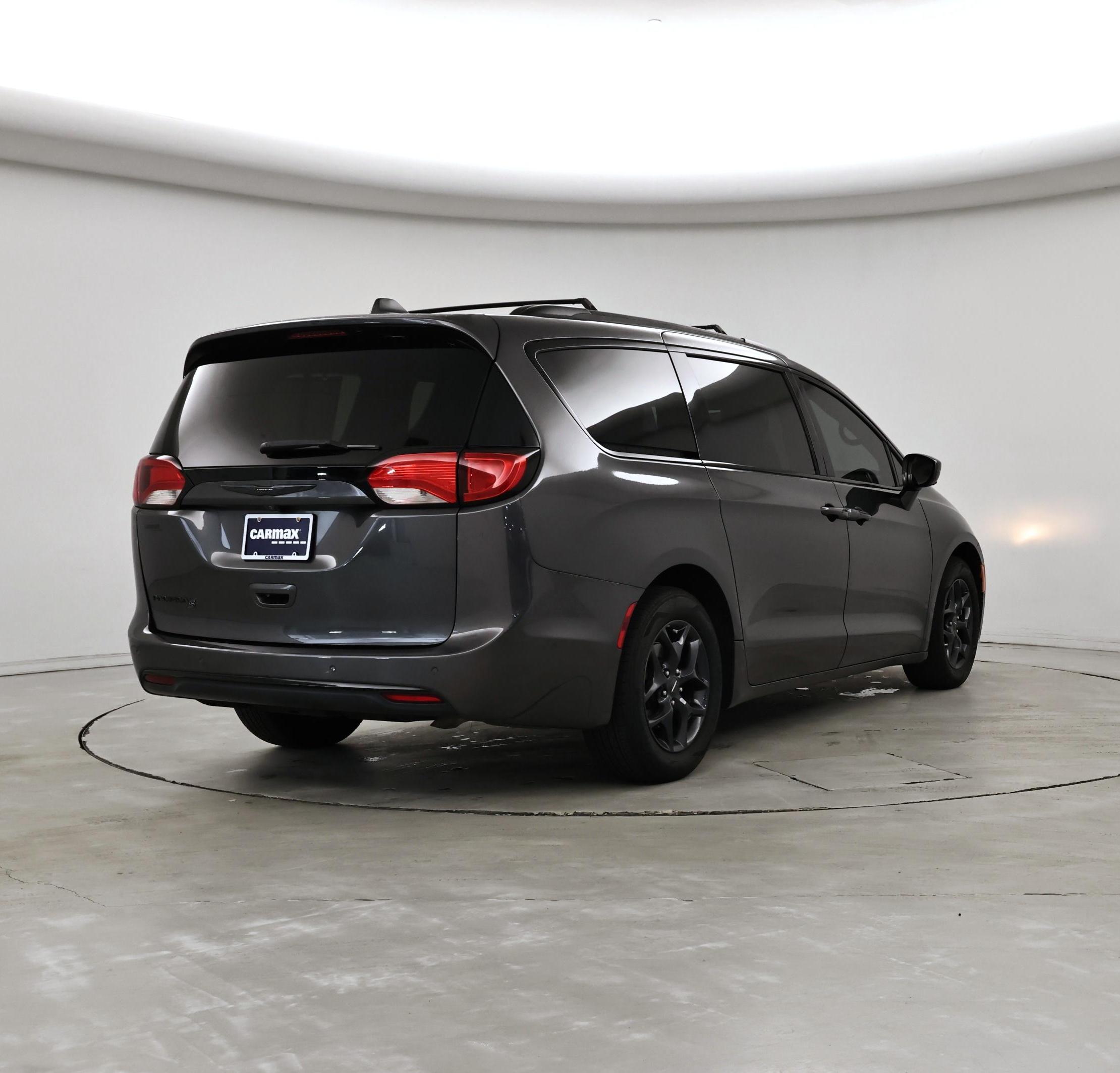 Thumbnail: 2020 Chrysler Pacifica - 8