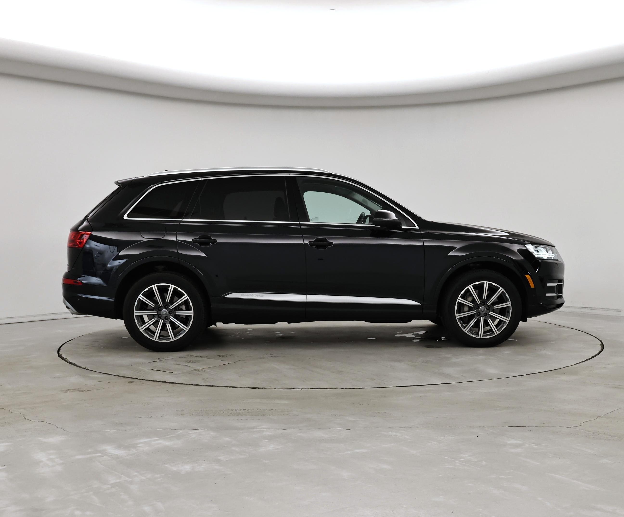 Thumbnail: 2019 Audi Q7 - 7