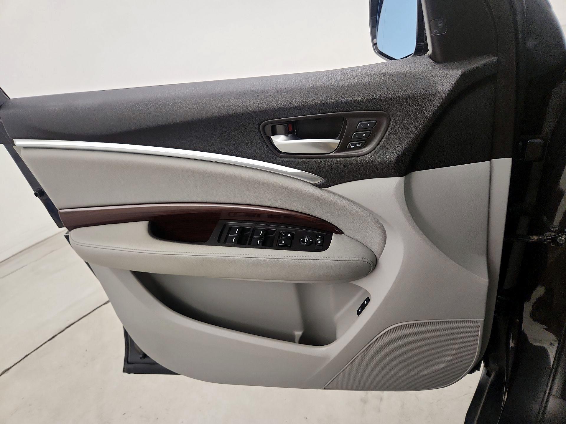Thumbnail: 2016 Acura MDX - 10