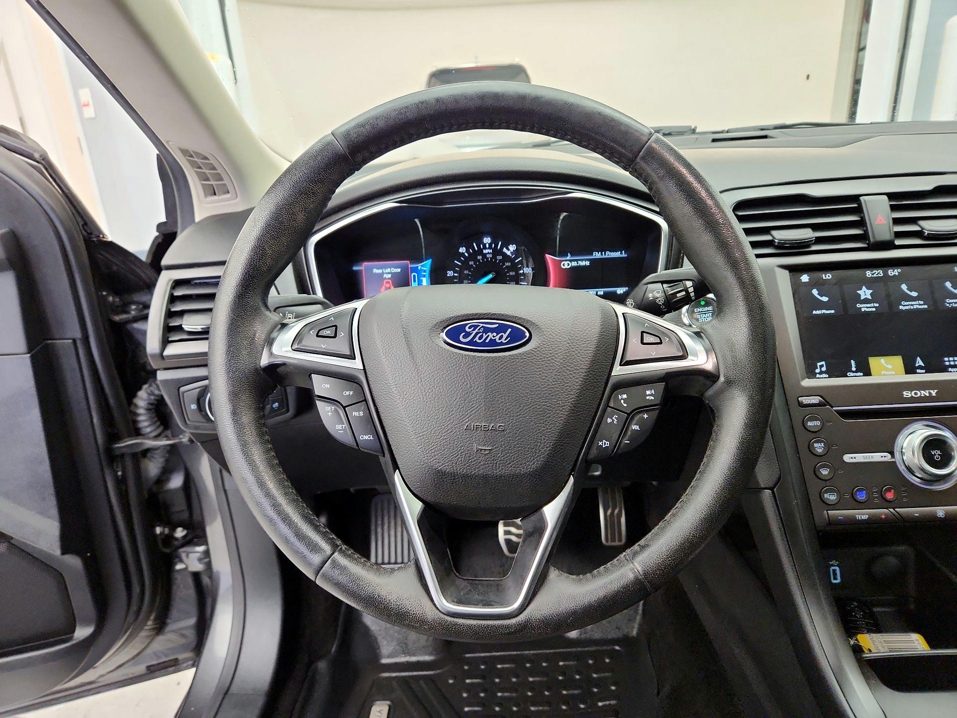 Thumbnail: 2017 Ford Fusion - 10
