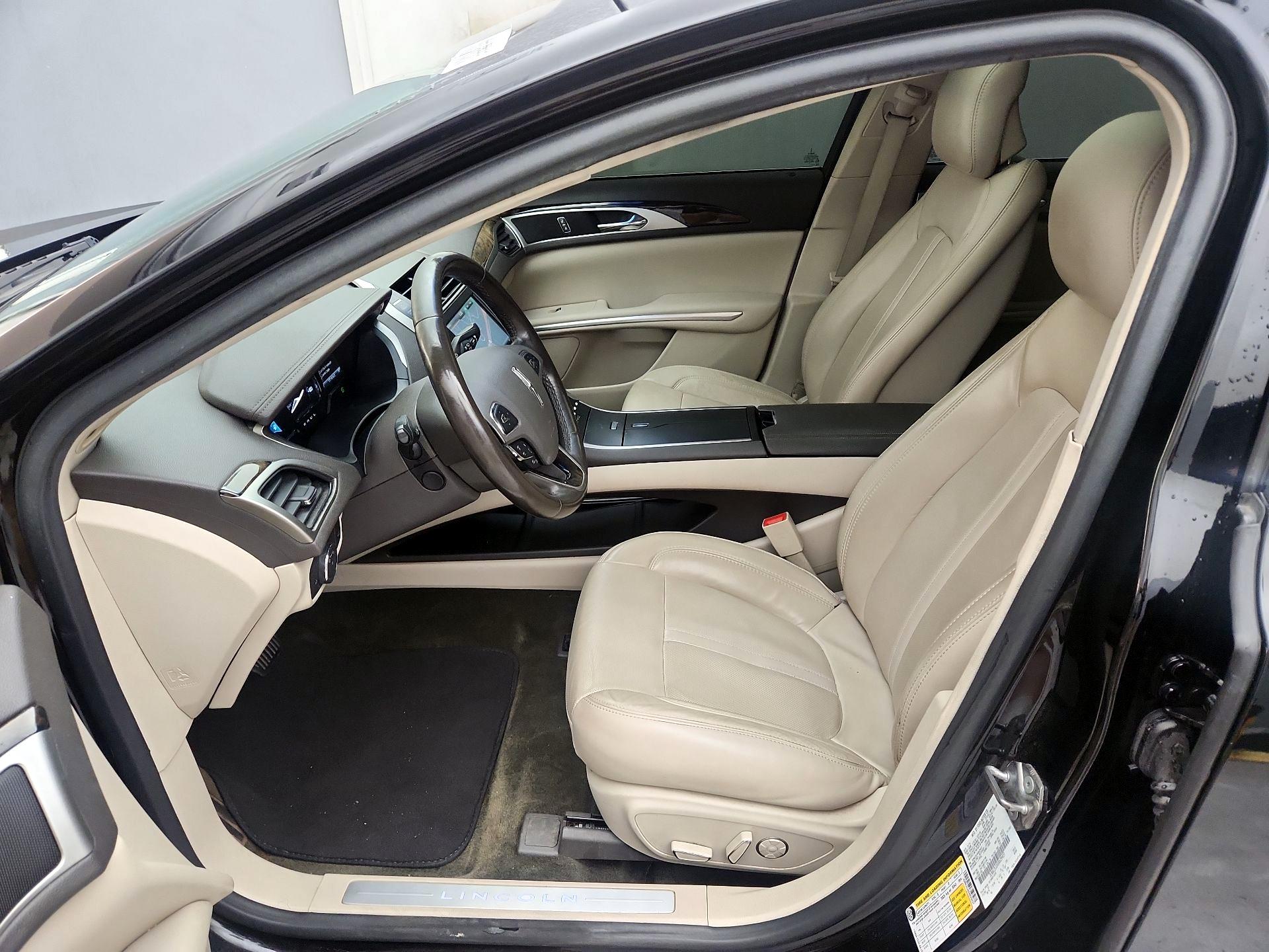 Thumbnail: 2016 Lincoln MKZ - 11