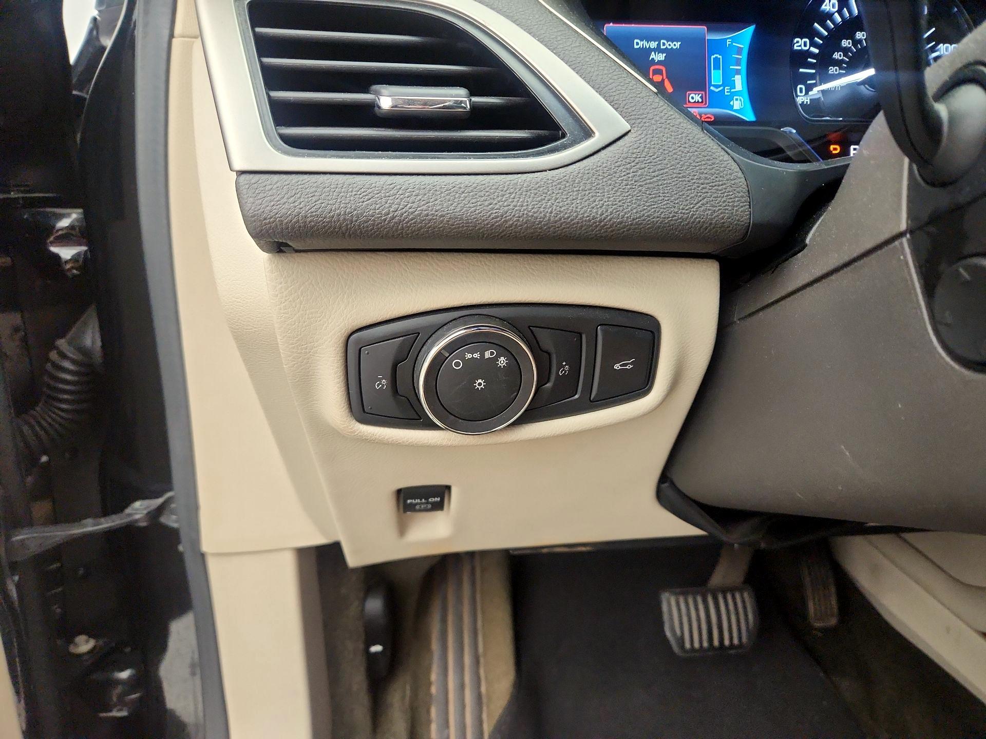 Thumbnail: 2016 Lincoln MKZ - 13