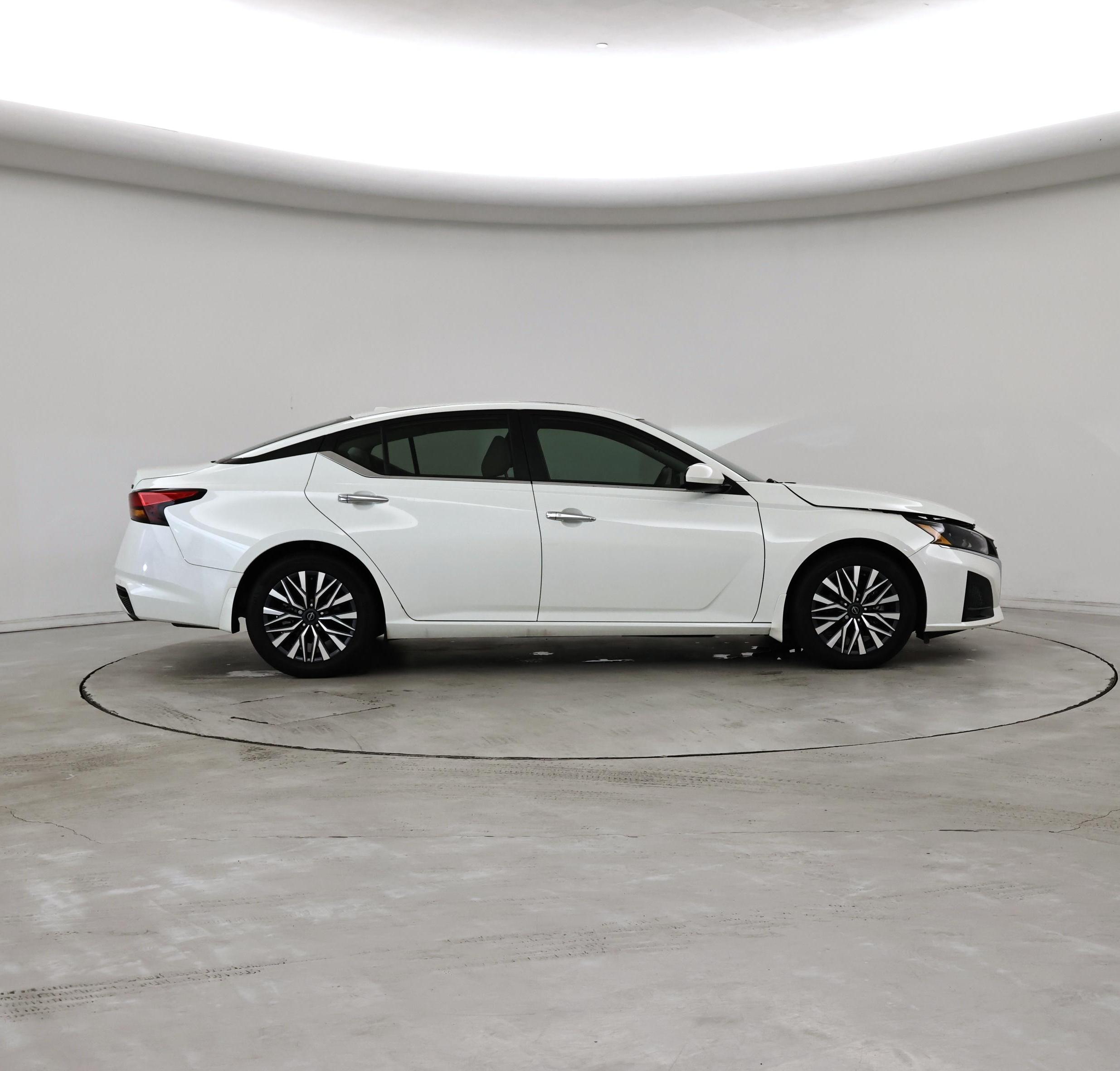 Thumbnail: 2023 Nissan Altima - 7
