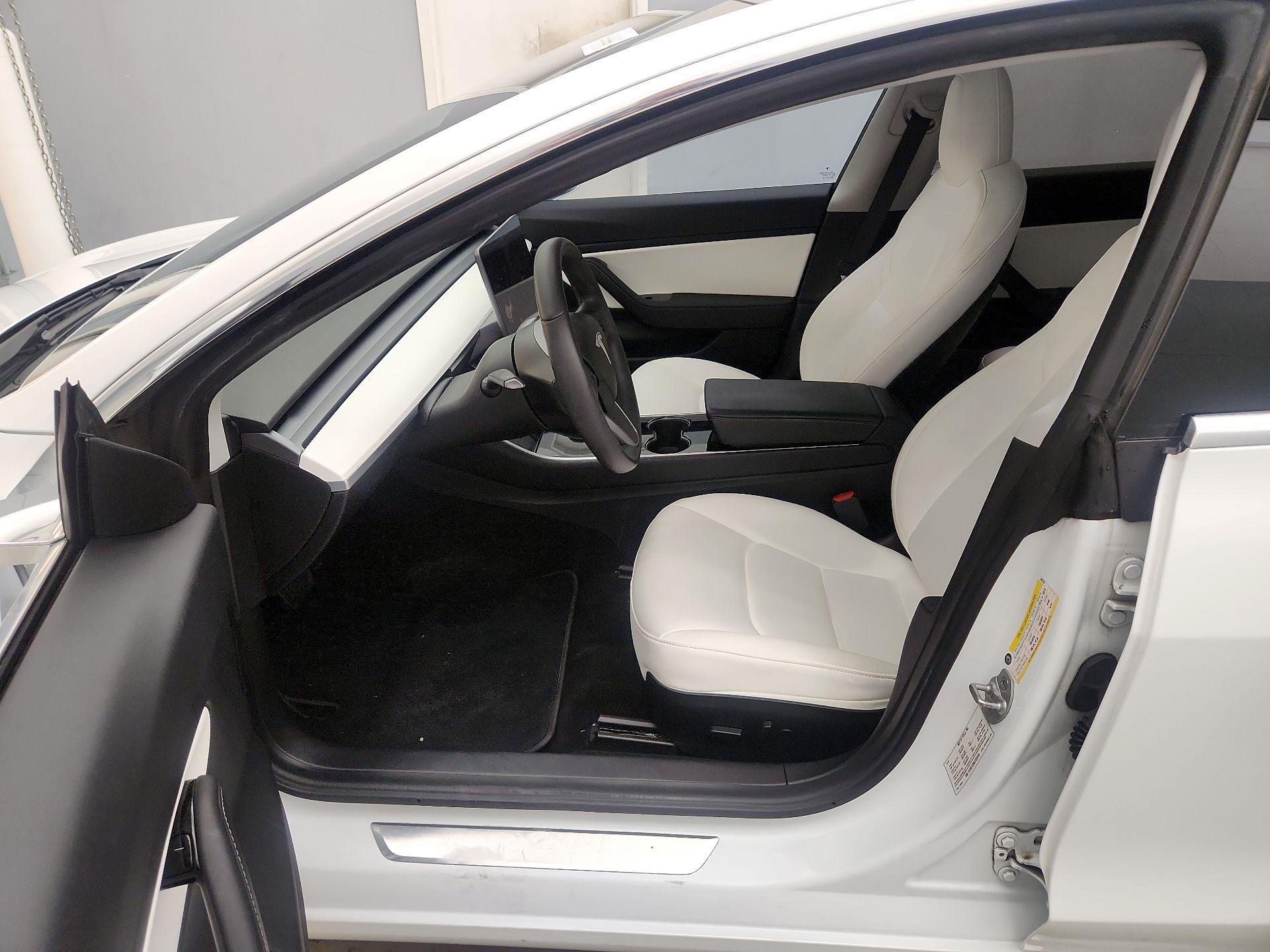 Thumbnail: 2020 Tesla Model 3 - 11