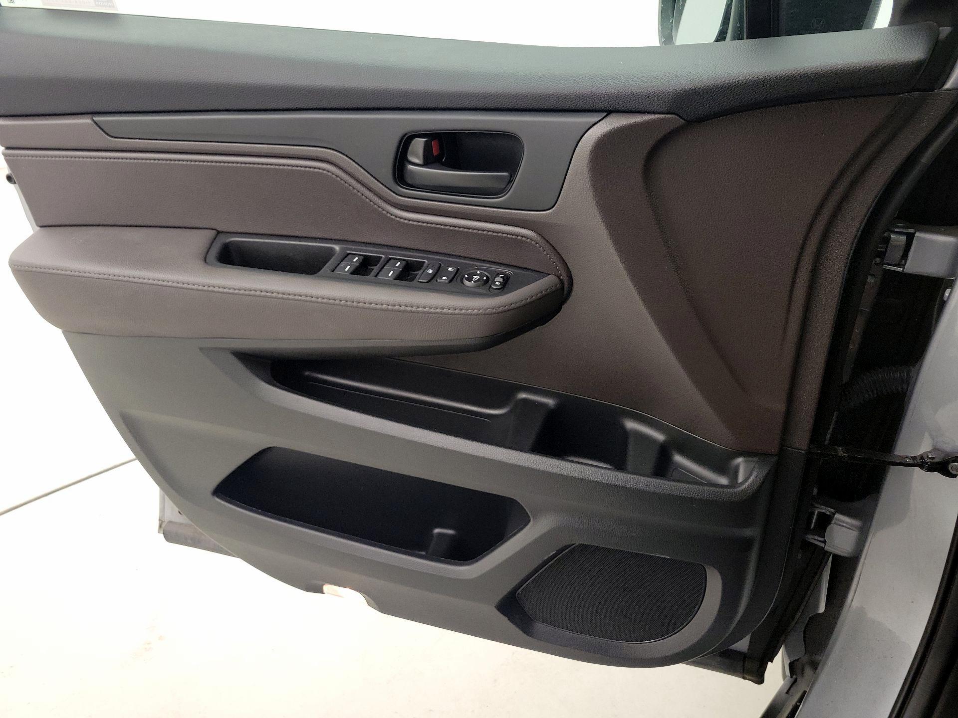 Thumbnail: 2019 Honda Odyssey - 12