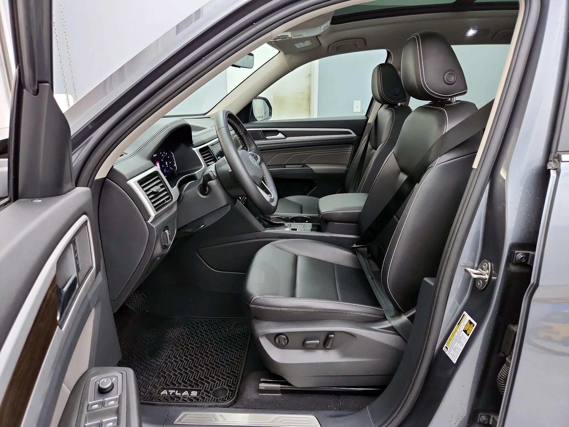 Thumbnail: 2023 Volkswagen Atlas - 11