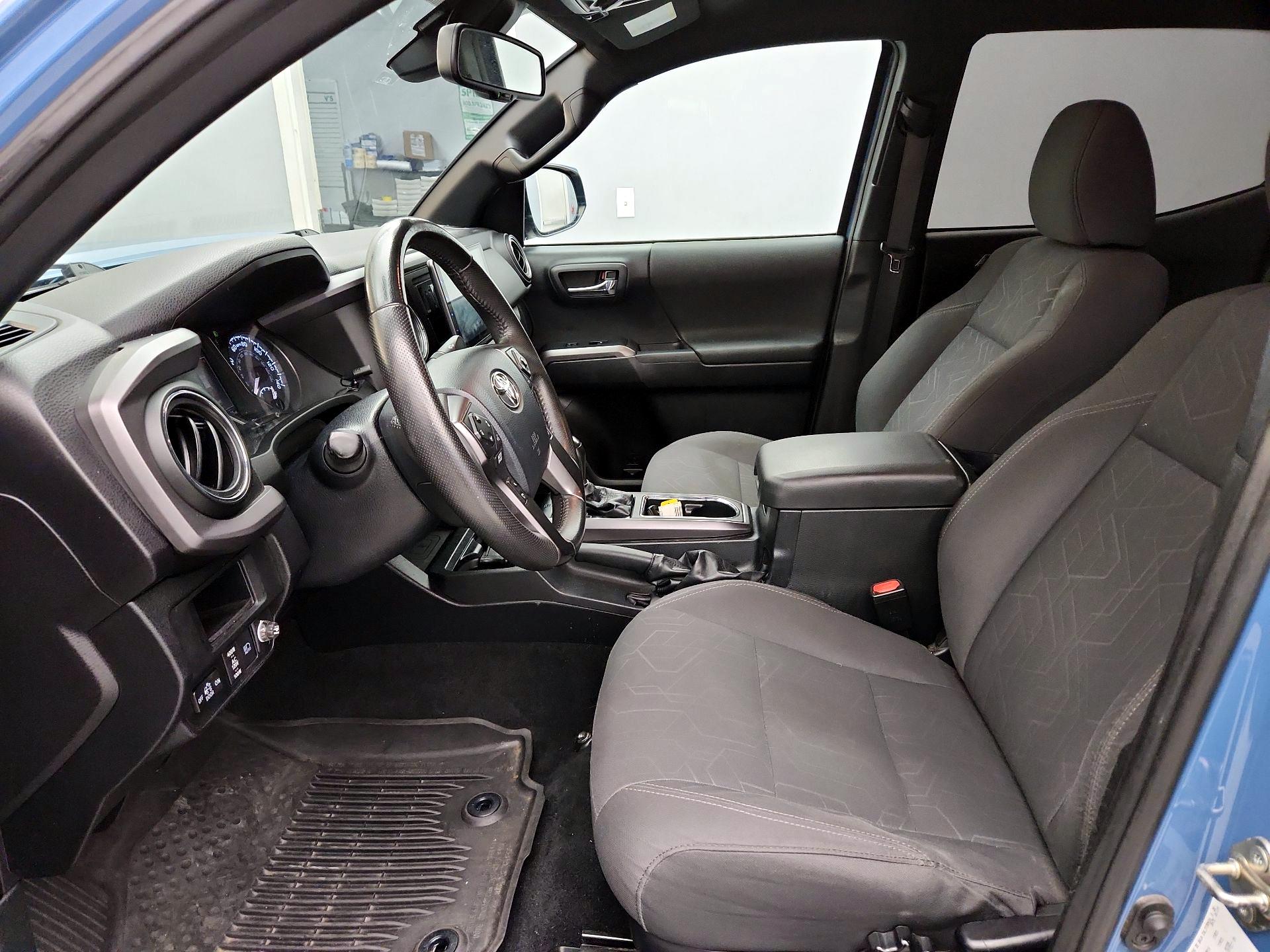 Thumbnail: 2019 Toyota Tacoma - 11