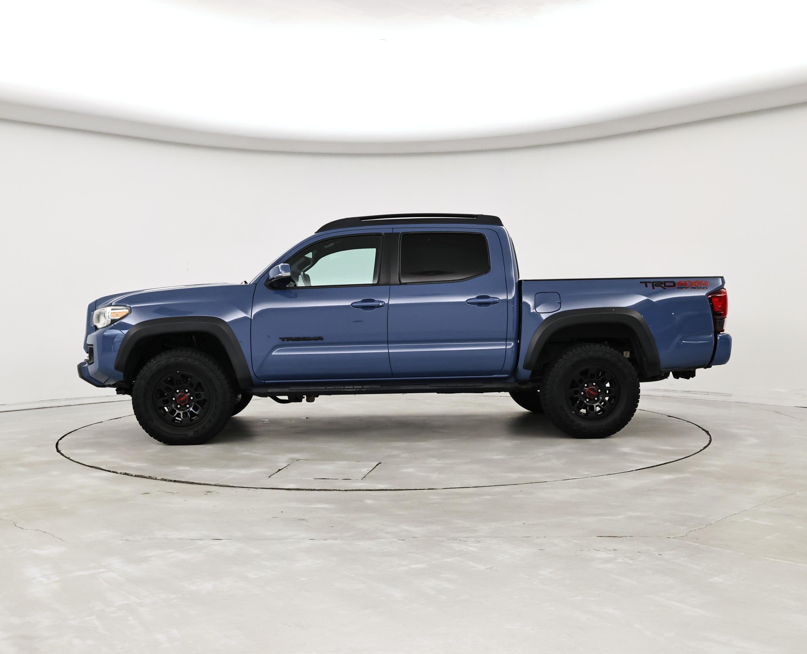 Thumbnail: 2019 Toyota Tacoma - 3