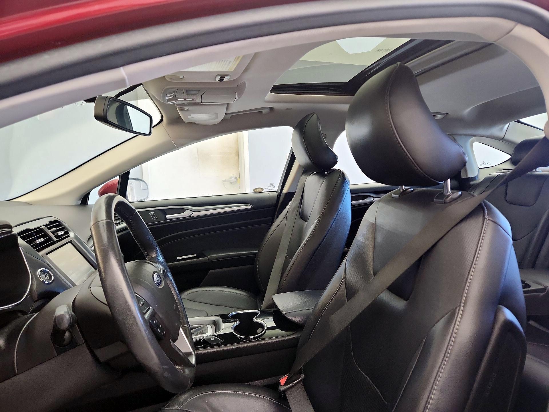 Thumbnail: 2016 Ford Fusion - 19