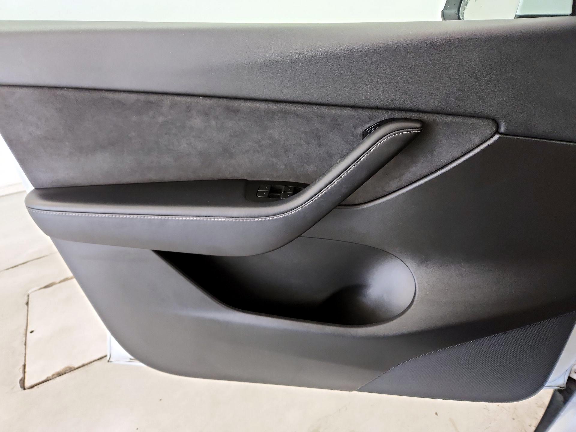 Thumbnail: 2022 Tesla Model Y - 12