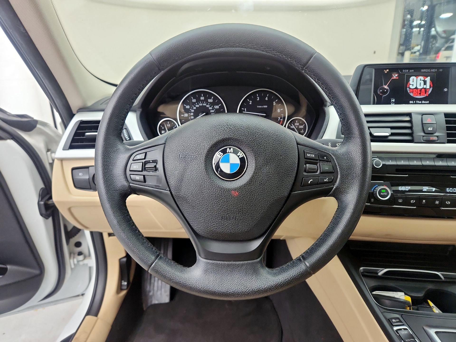 Thumbnail: 2017 BMW 3 Series - 10