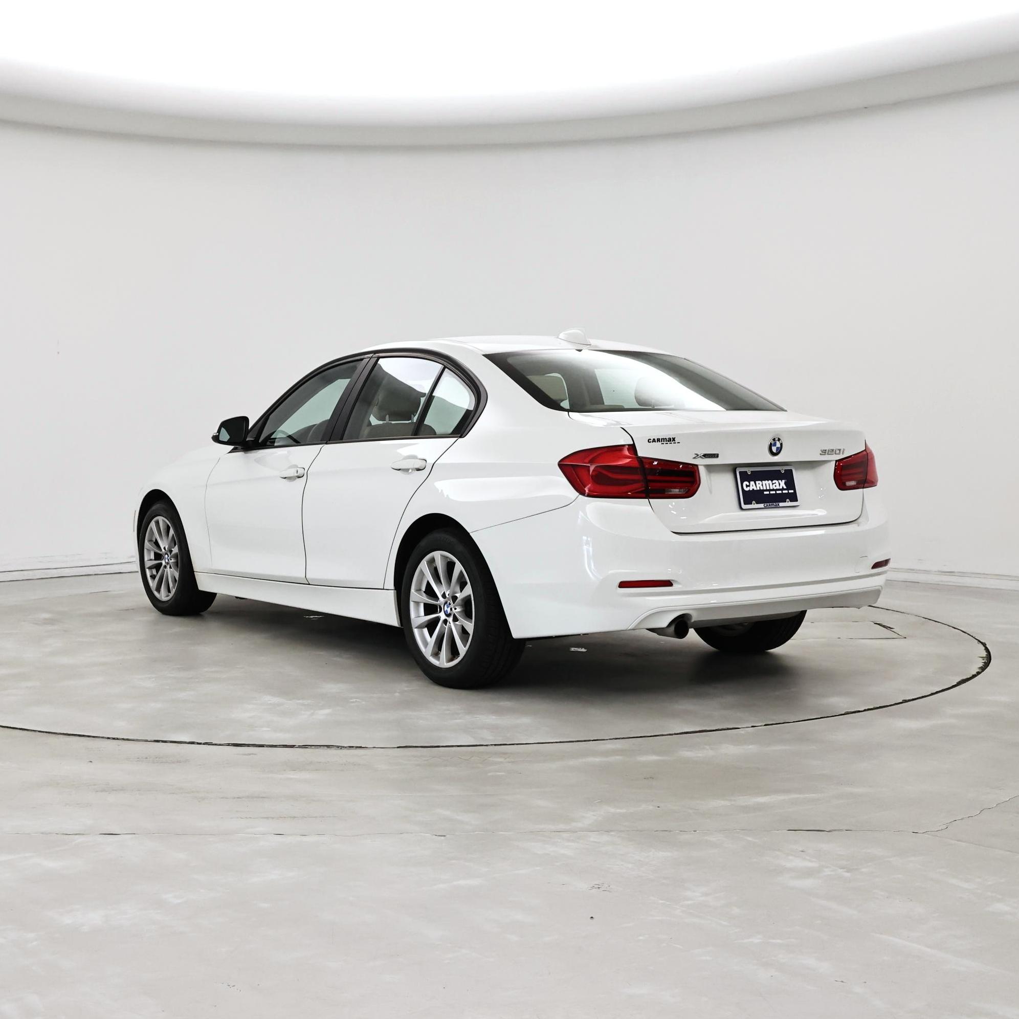 Thumbnail: 2017 BMW 3 Series - 2