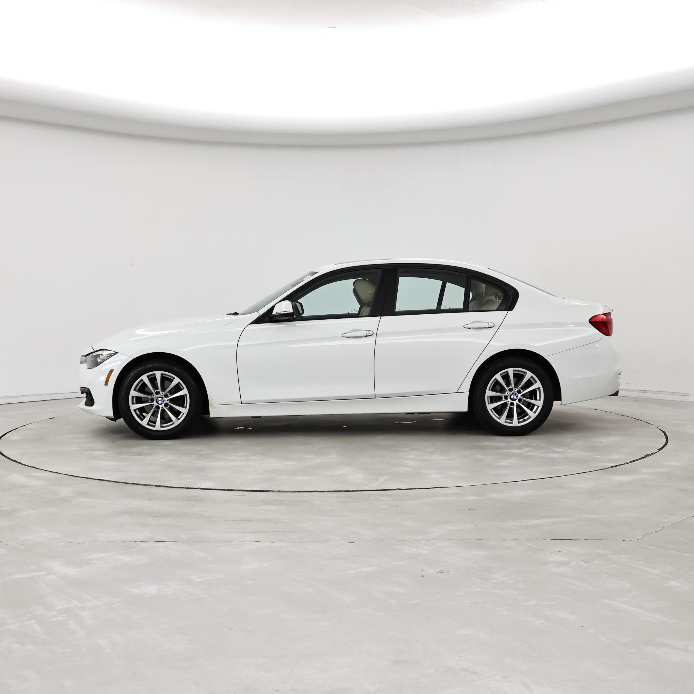 Thumbnail: 2017 BMW 3 Series - 3