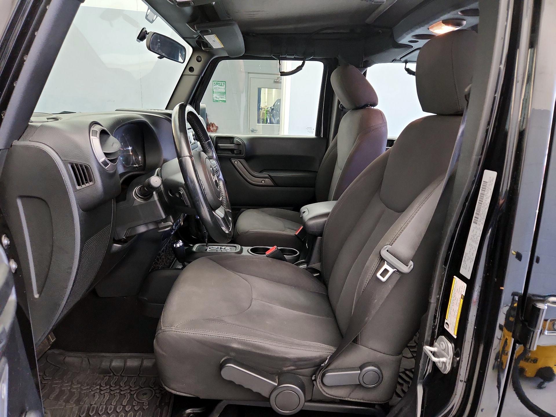 Thumbnail: 2017 Jeep Wrangler - 11