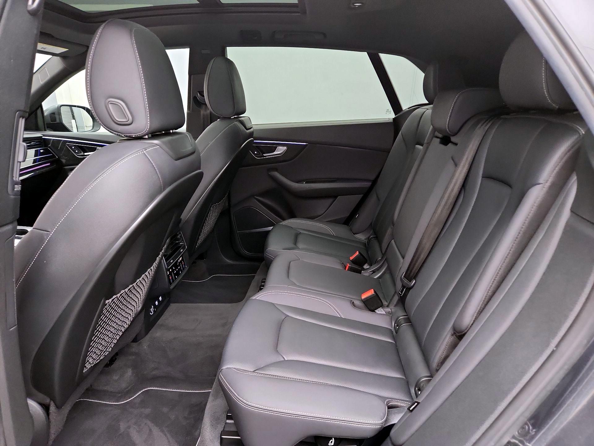 Thumbnail: 2020 Audi Q8 - 20