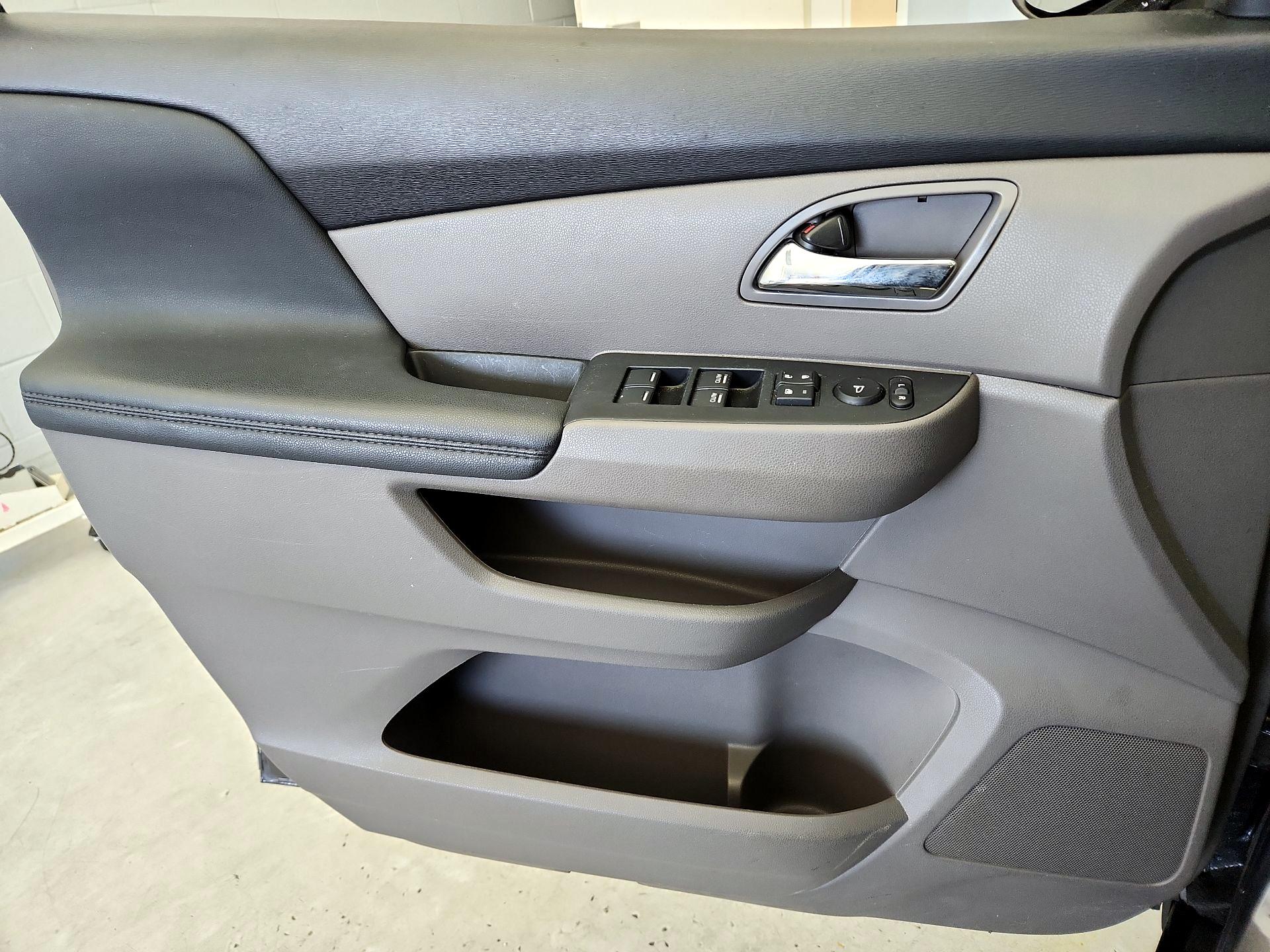 Thumbnail: 2015 Honda Odyssey - 12