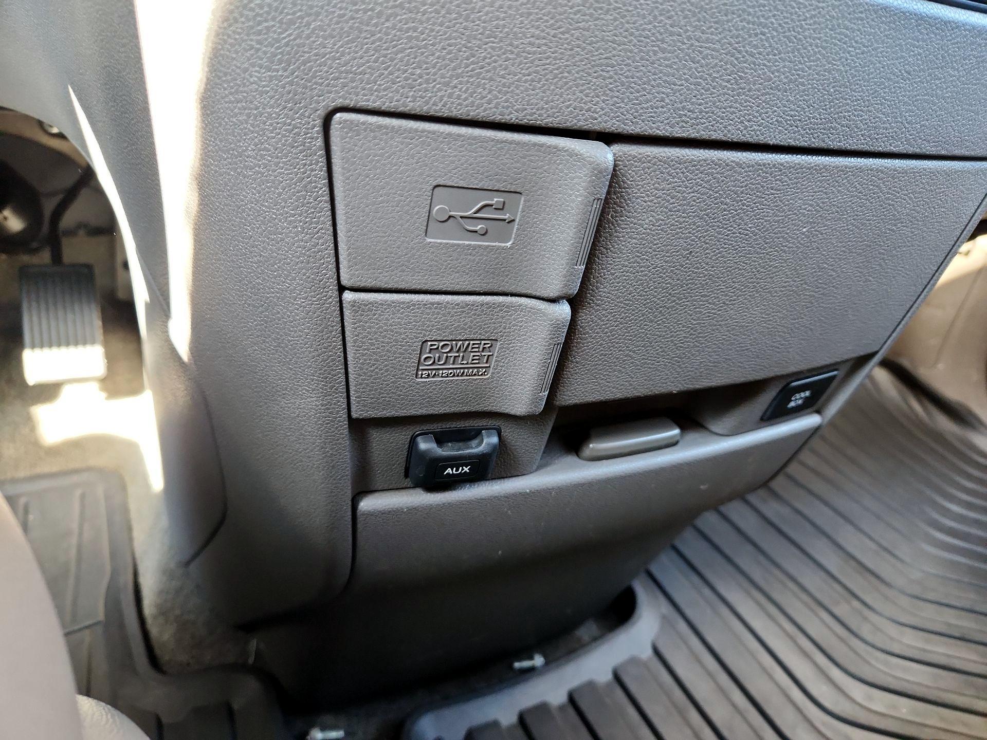 Thumbnail: 2015 Honda Odyssey - 19